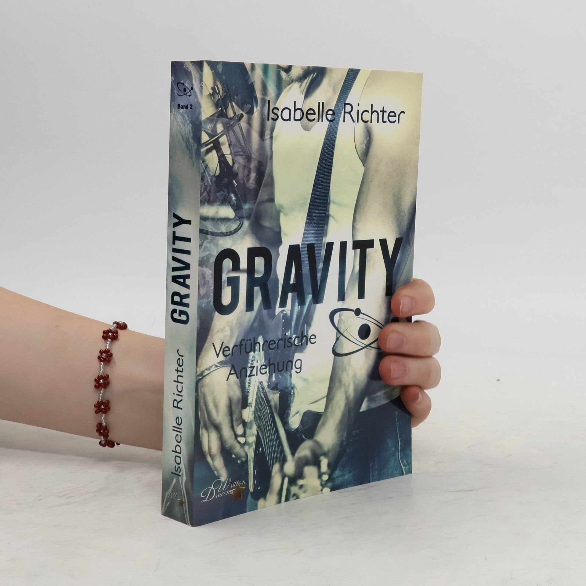 Isabelle Richter Gravity: Verführerische Anziehung