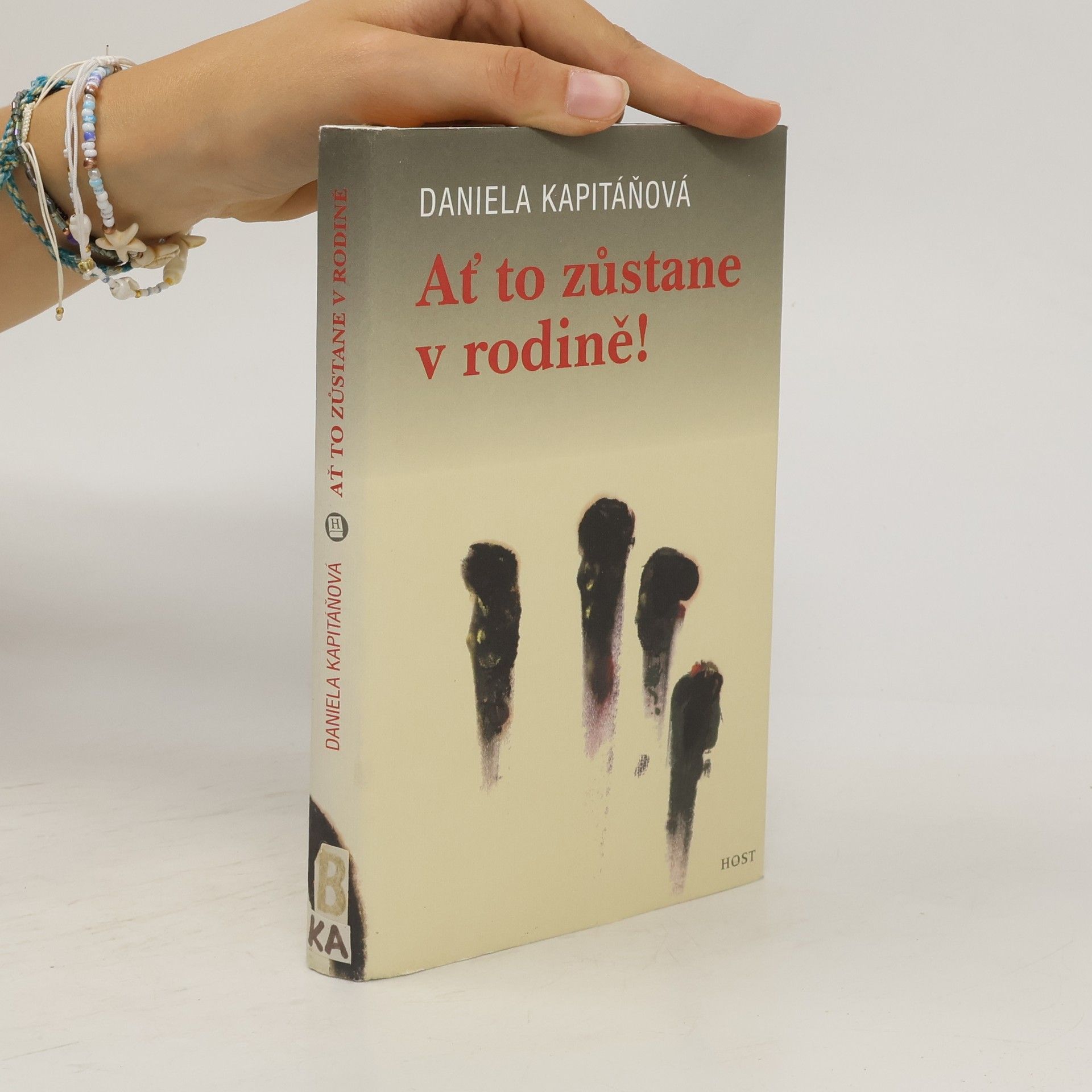 Daniela Kapitáňová Ať to zůstane v rodině!