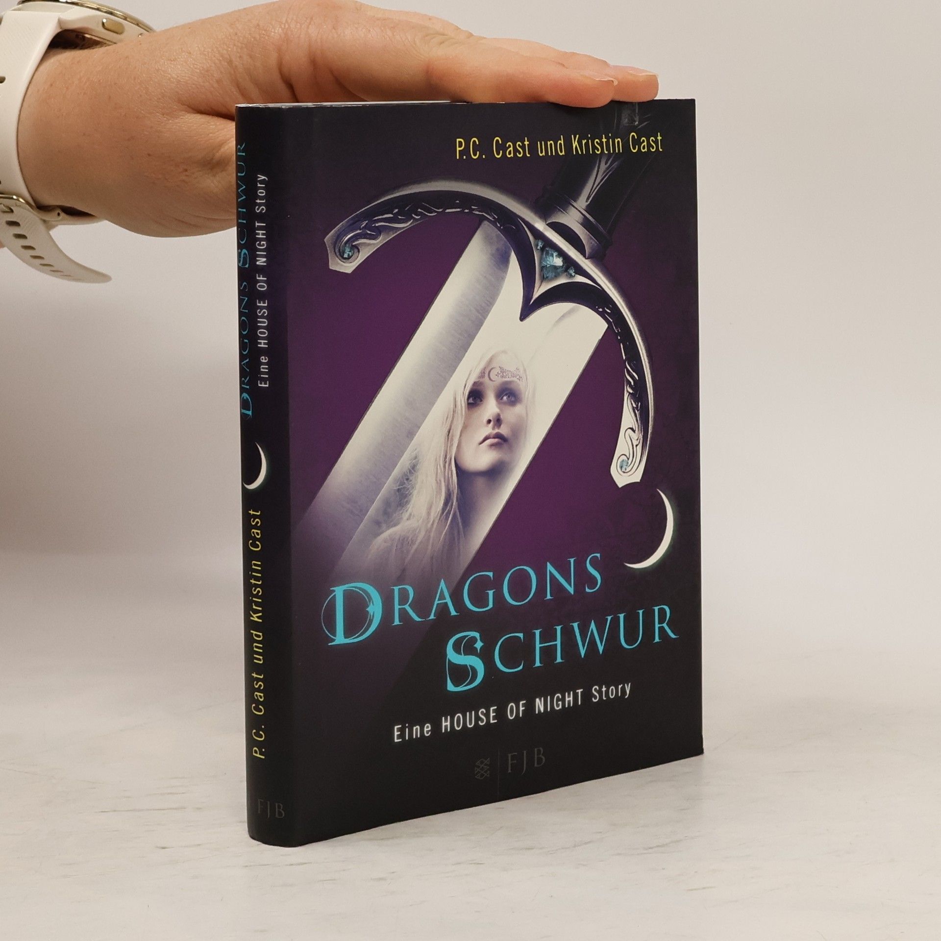 Phyllis Christine Cast Dragons Schwur