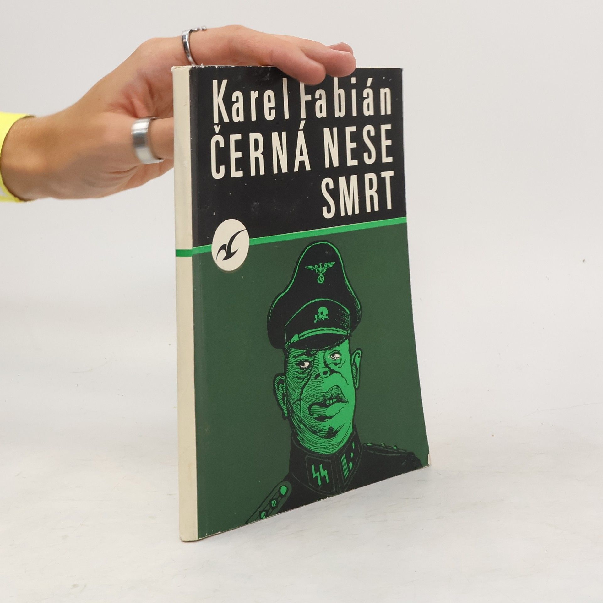 Karel Fabián Černá nese smrt