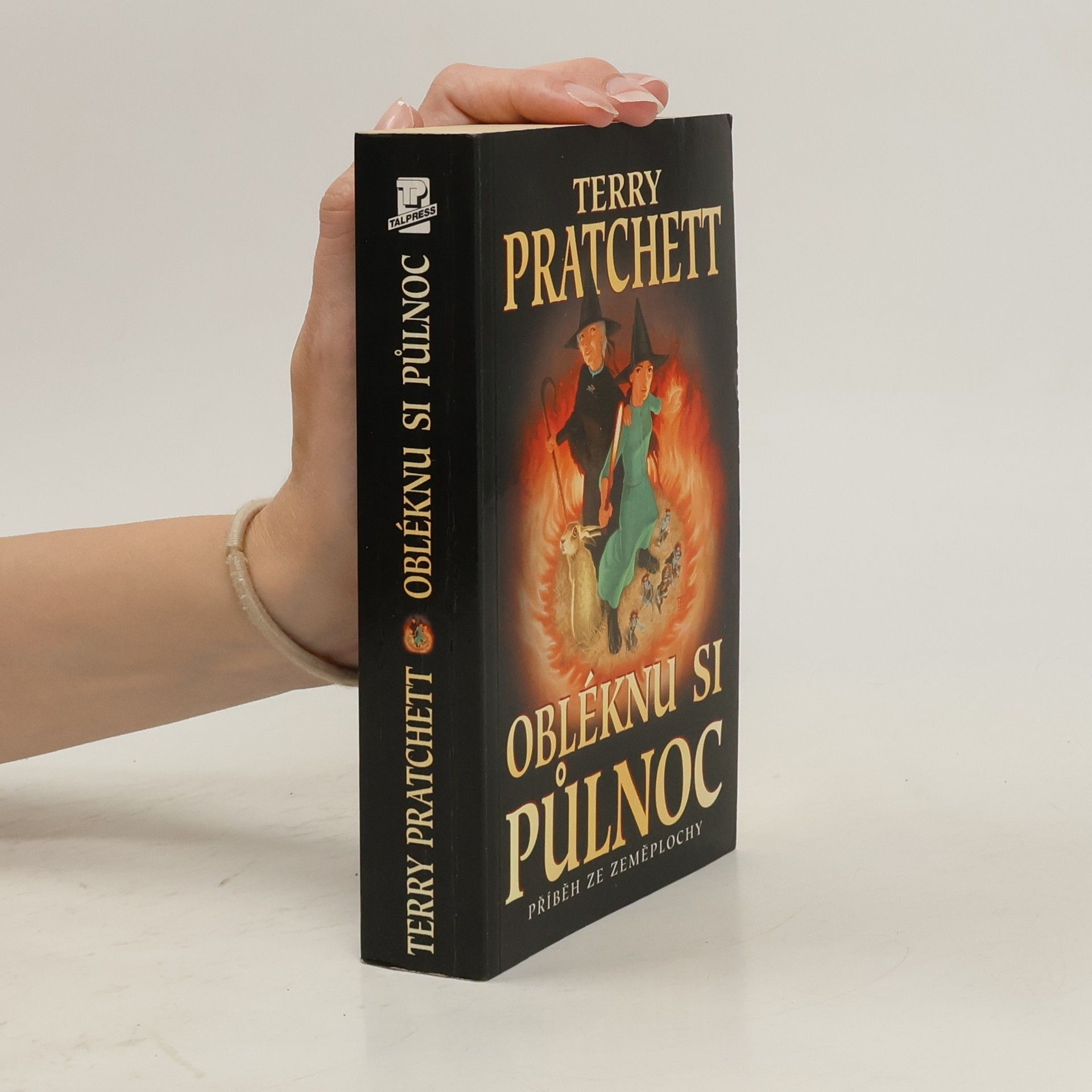Terry Pratchett Obléknu si půlnoc