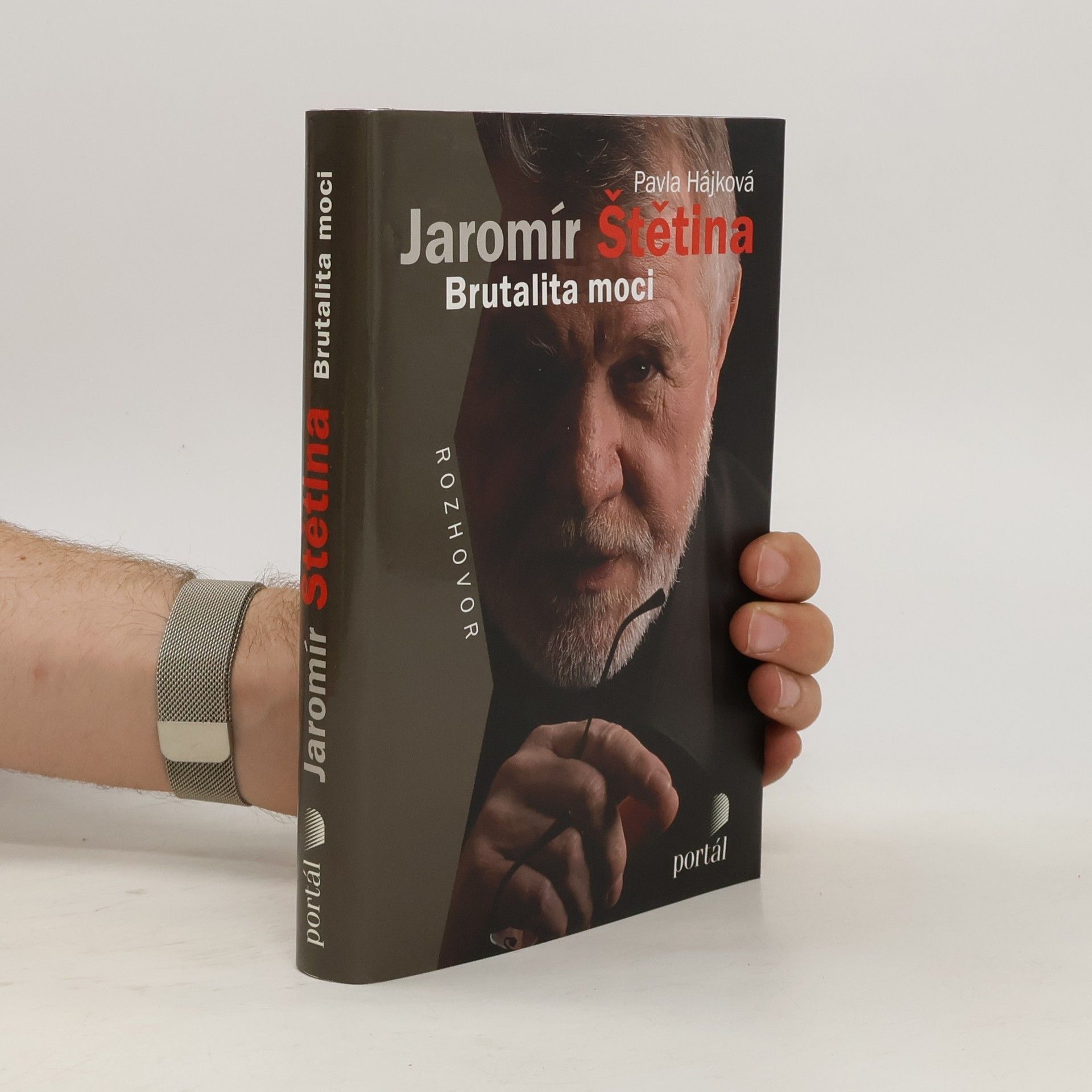 Brutalita moci: Rozhovor