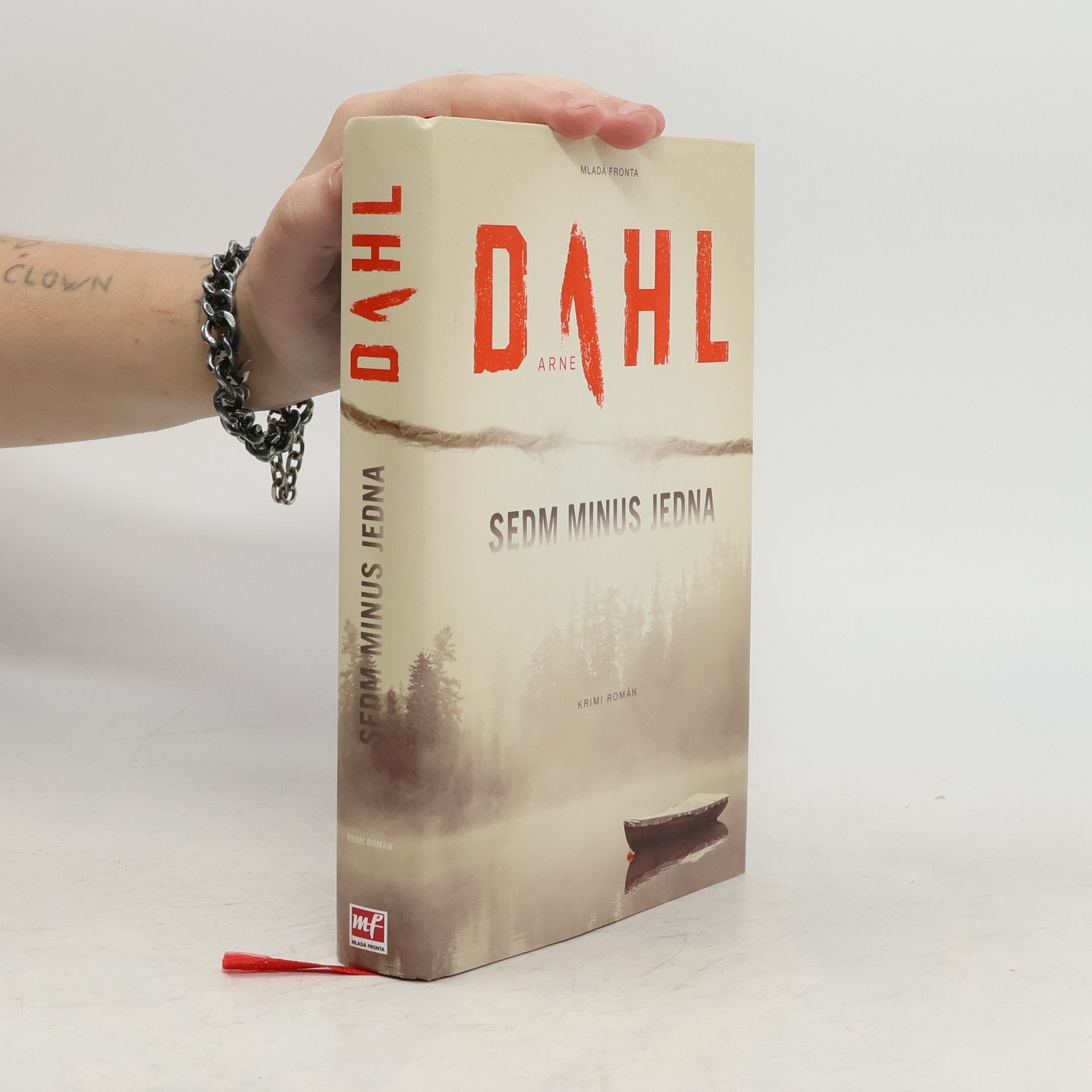 Arne Dahl Sedm minus jedna