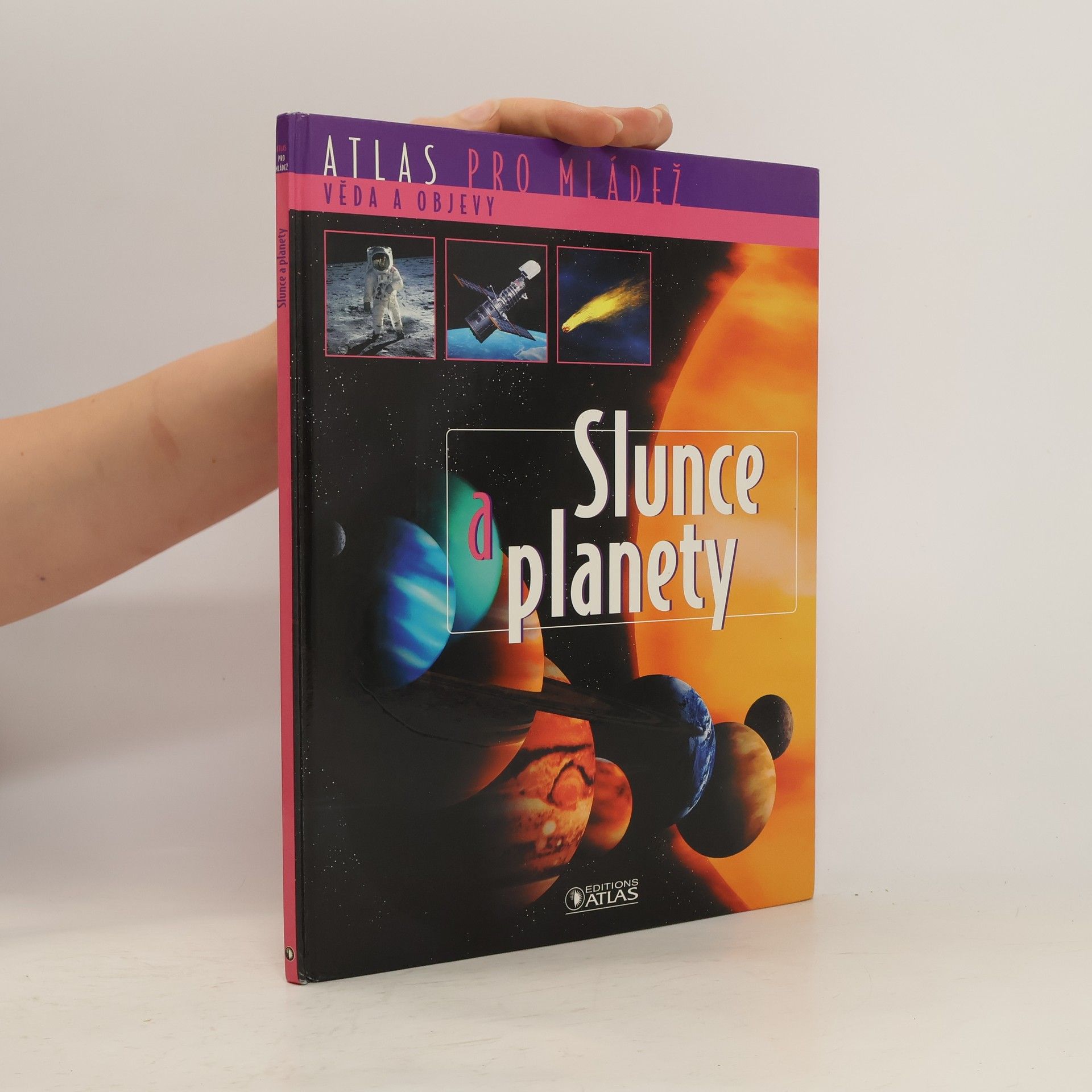 Collectif d'auteurs Slunce a planety. Atlas pro mládež