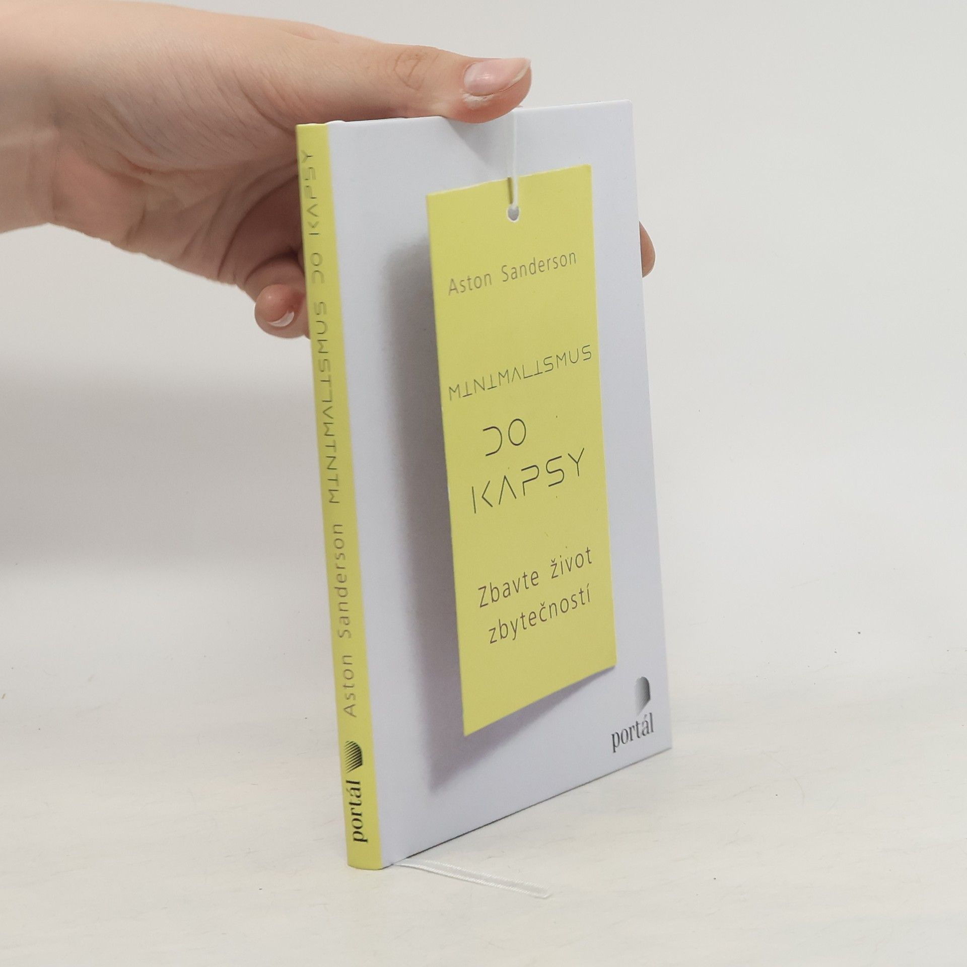 Aston Sanderson Minimalismus do kapsy