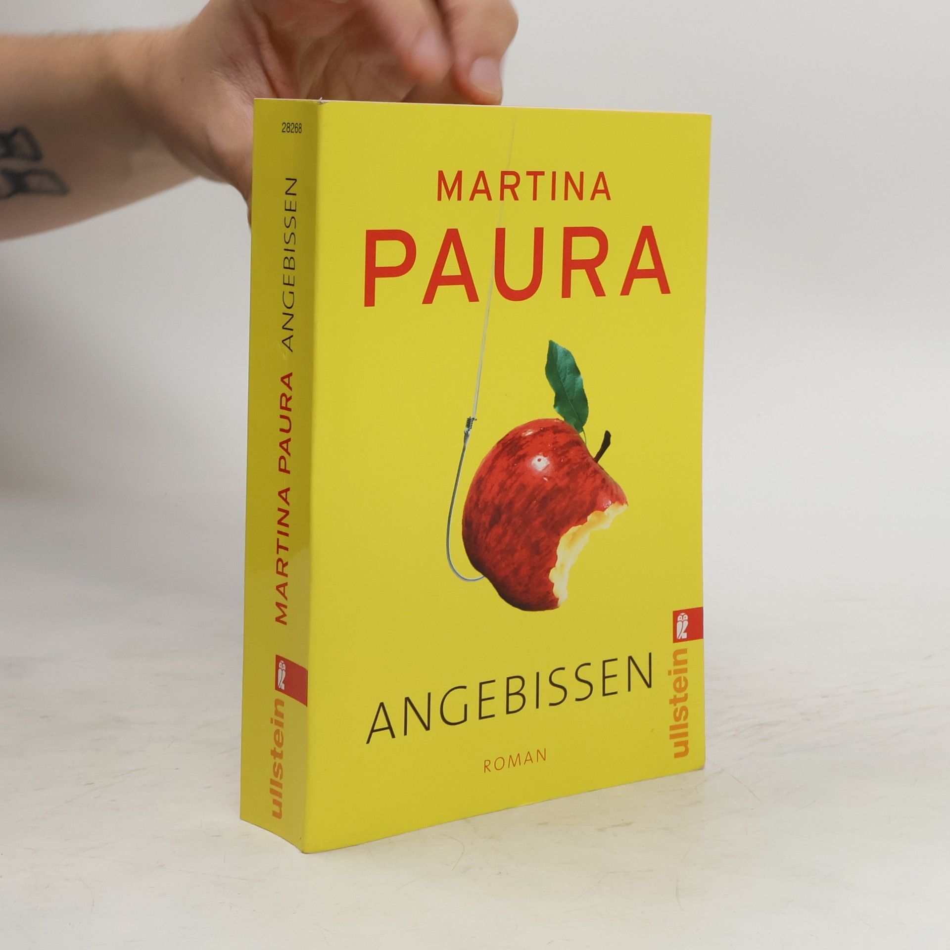 Martina Paura Angebissen