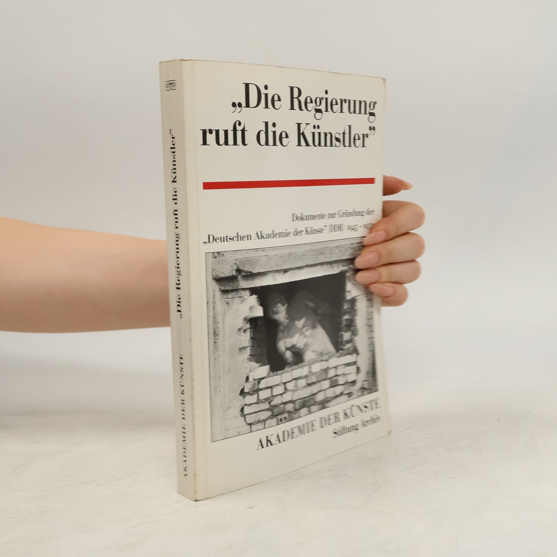 Petra Uhlmann "Die Regierung ruft die Künstler"