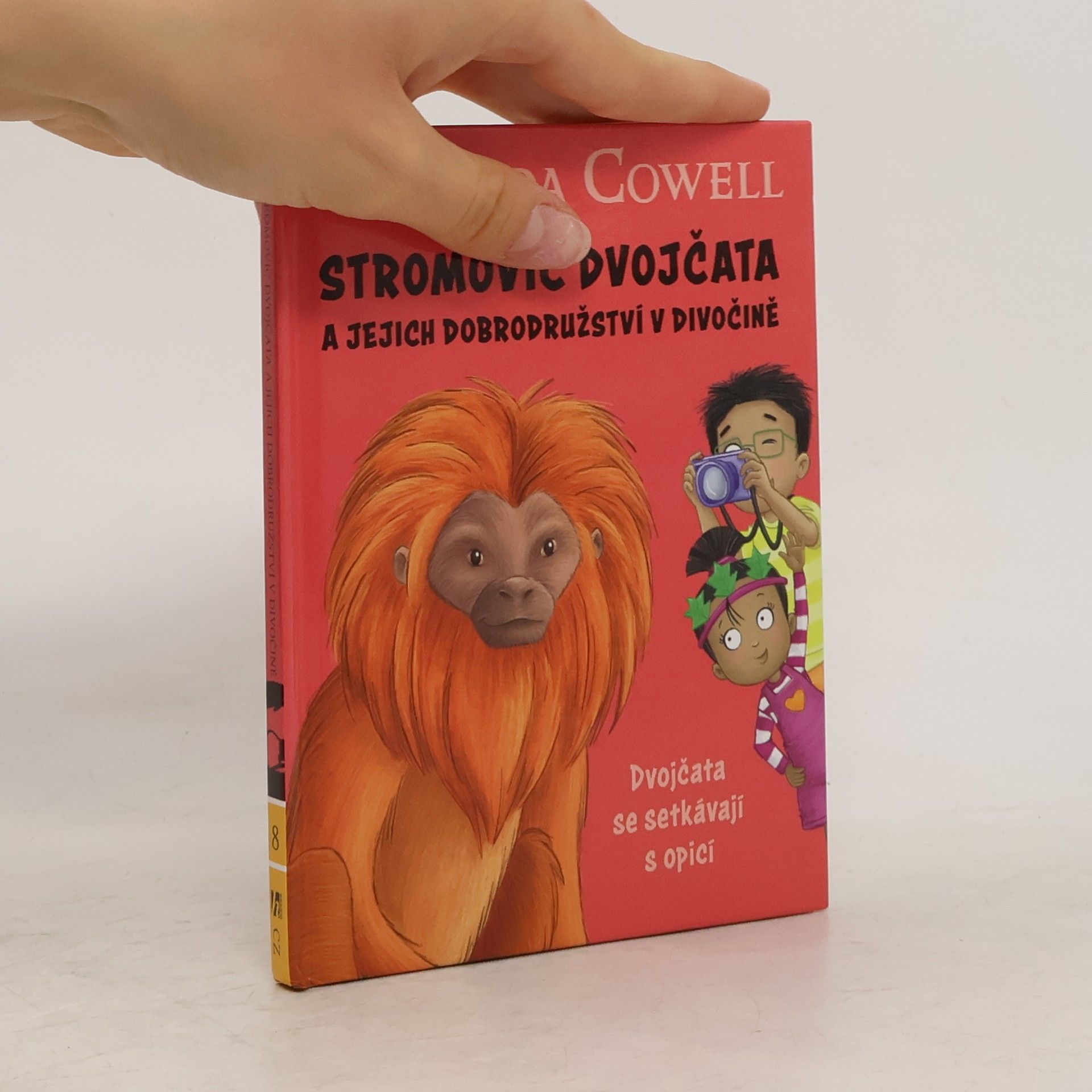 Cressida Cowell Stromovic dvojčata a jejich dobrodružství v divočině. Dvojčata se setkávají s opicí