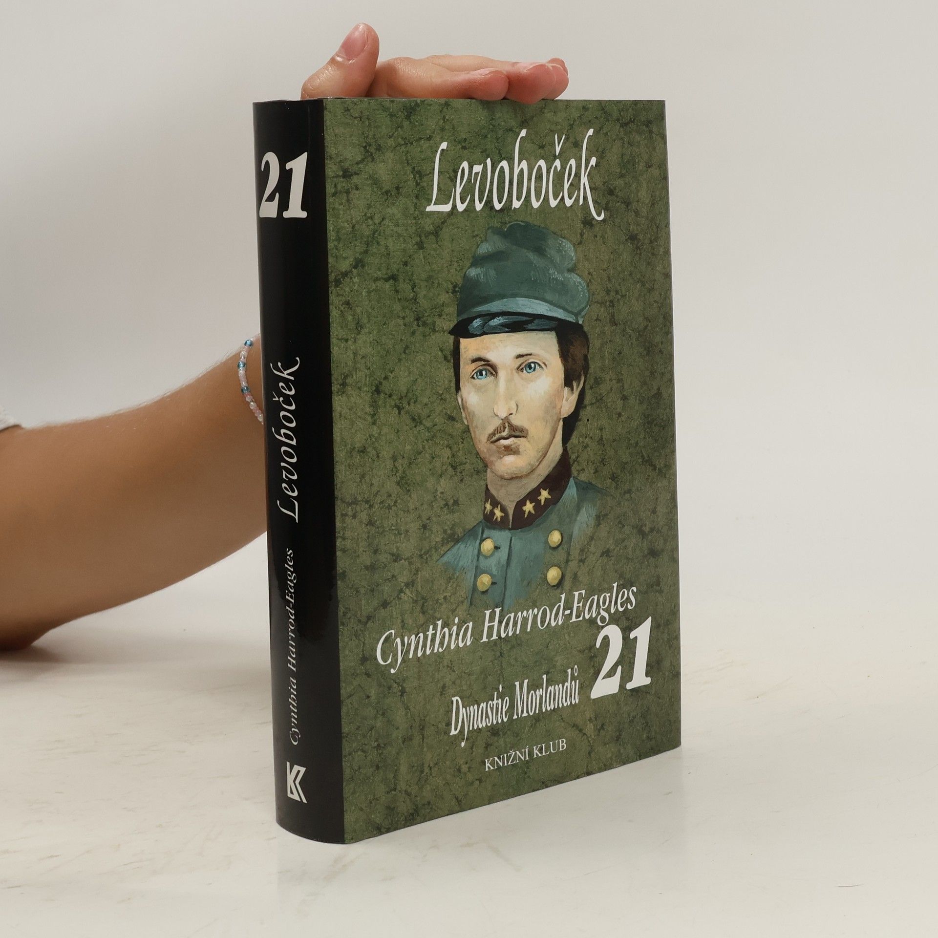 Cynthia Harrod-Eagles Levoboček. Dynastie Morlandů 21