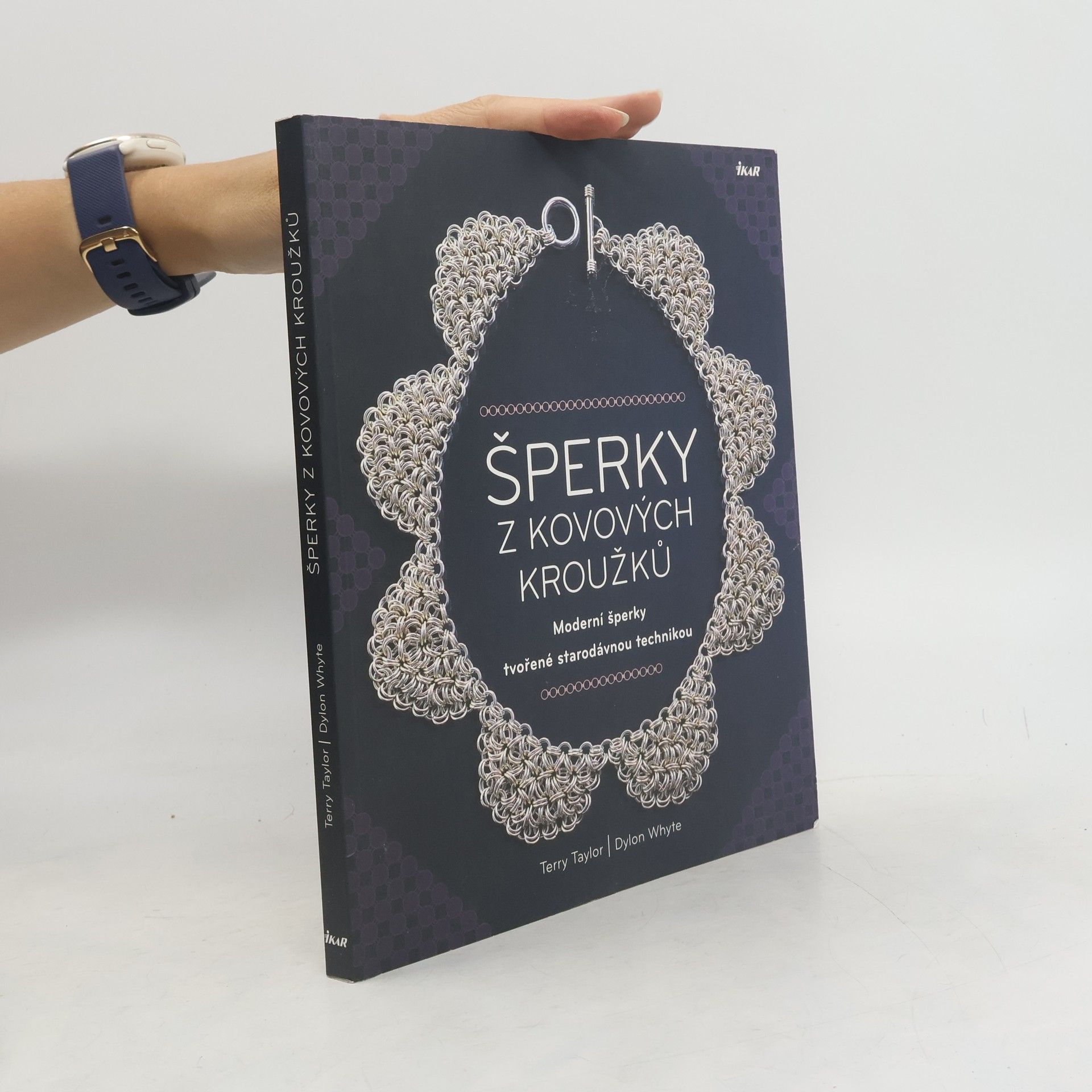 Terry Taylor Šperky z kovových kroužků