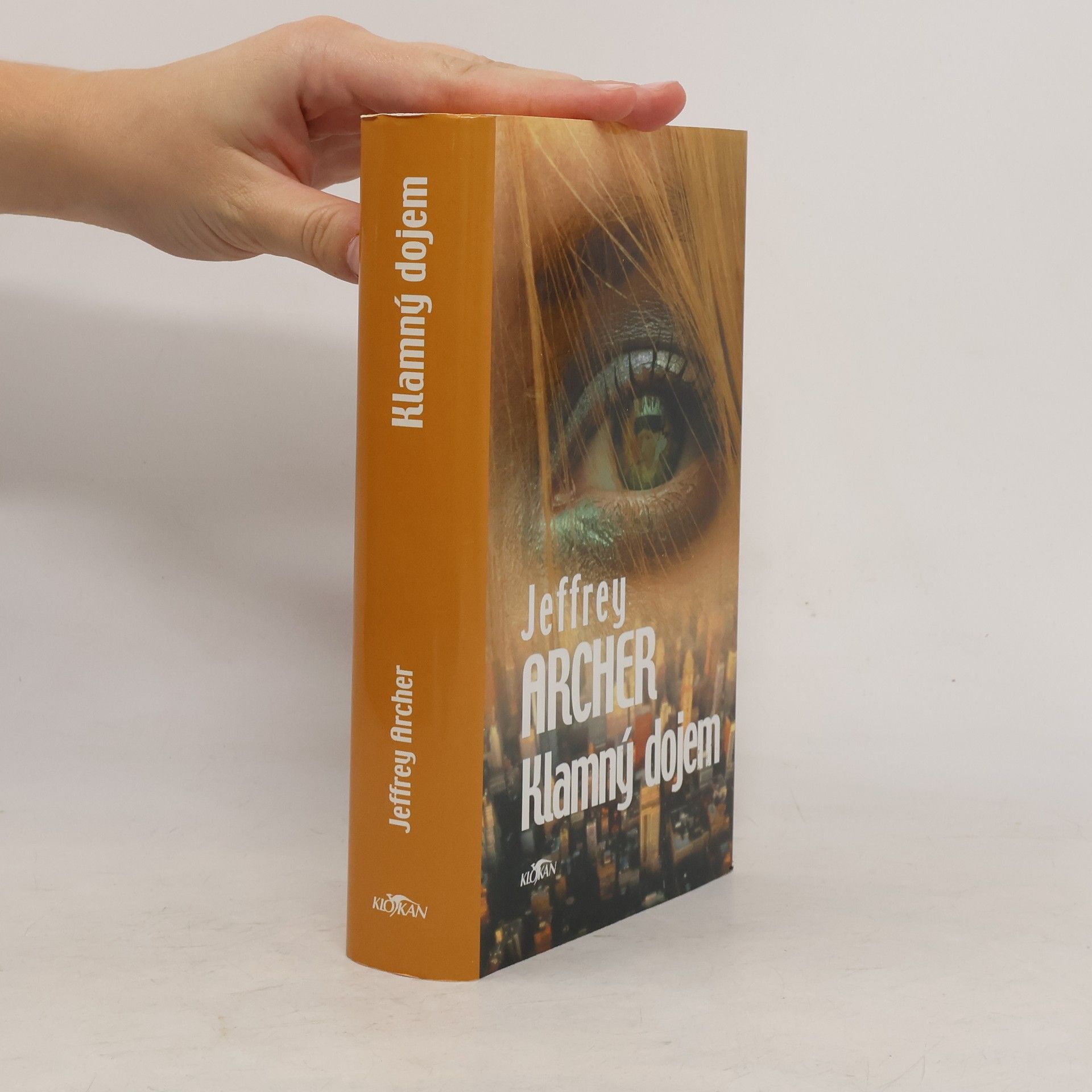 Jeffrey Archer Klamný dojem