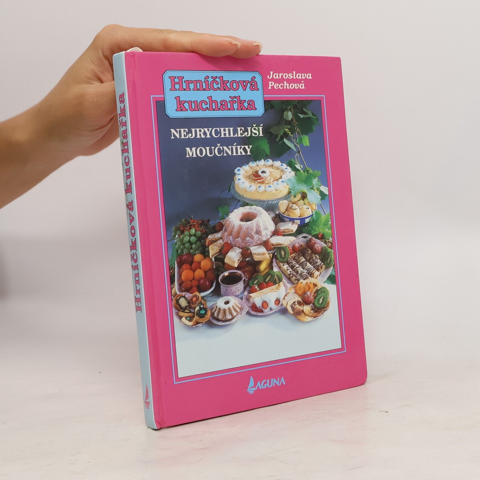 Hrníčková kuchařka. Nejrychlejší moučníky