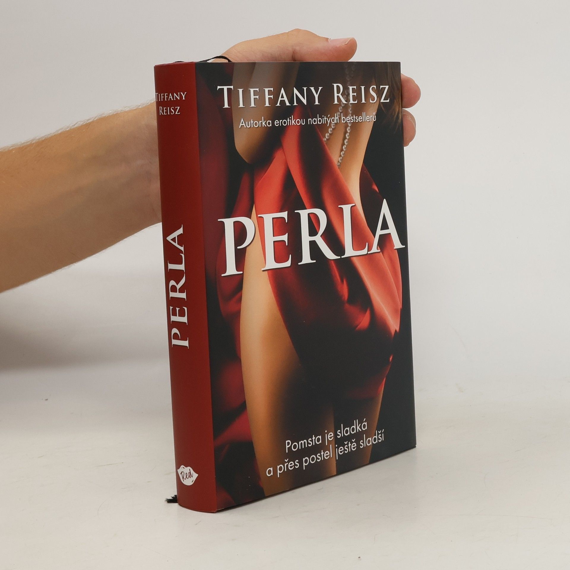 Tiffany Reisz Perla