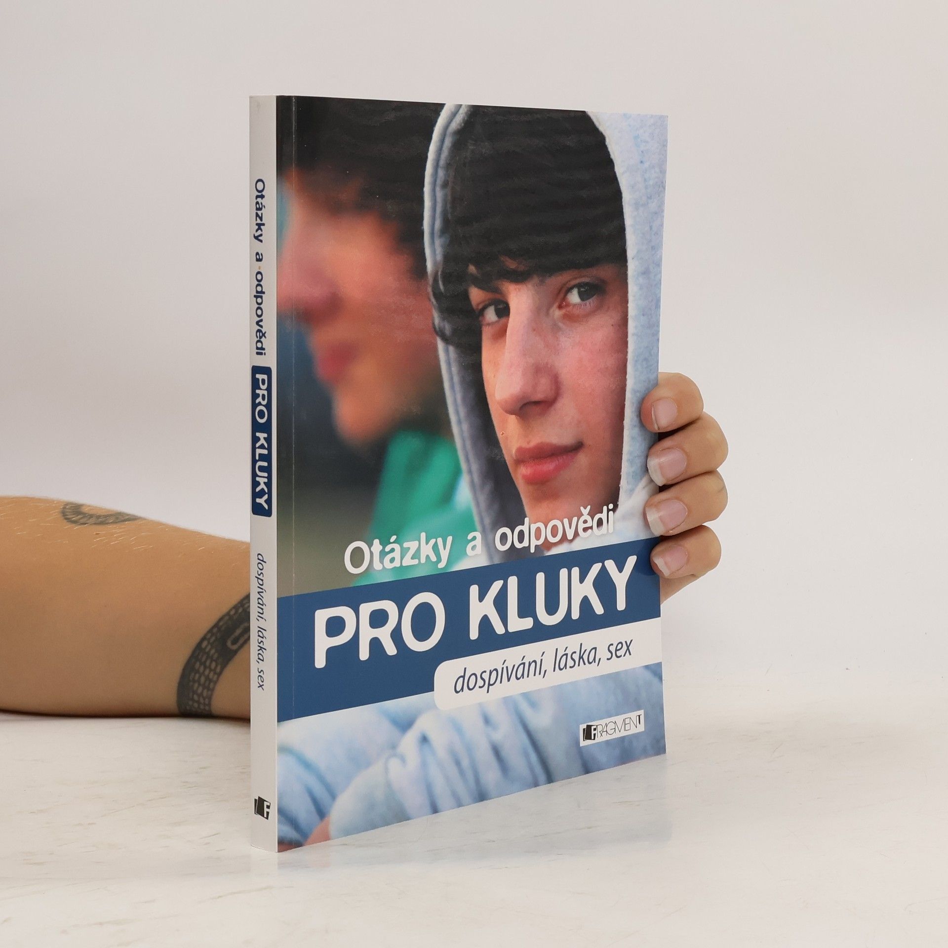 Otázky a odpovědi pro kluky : dospívání, láska, sex