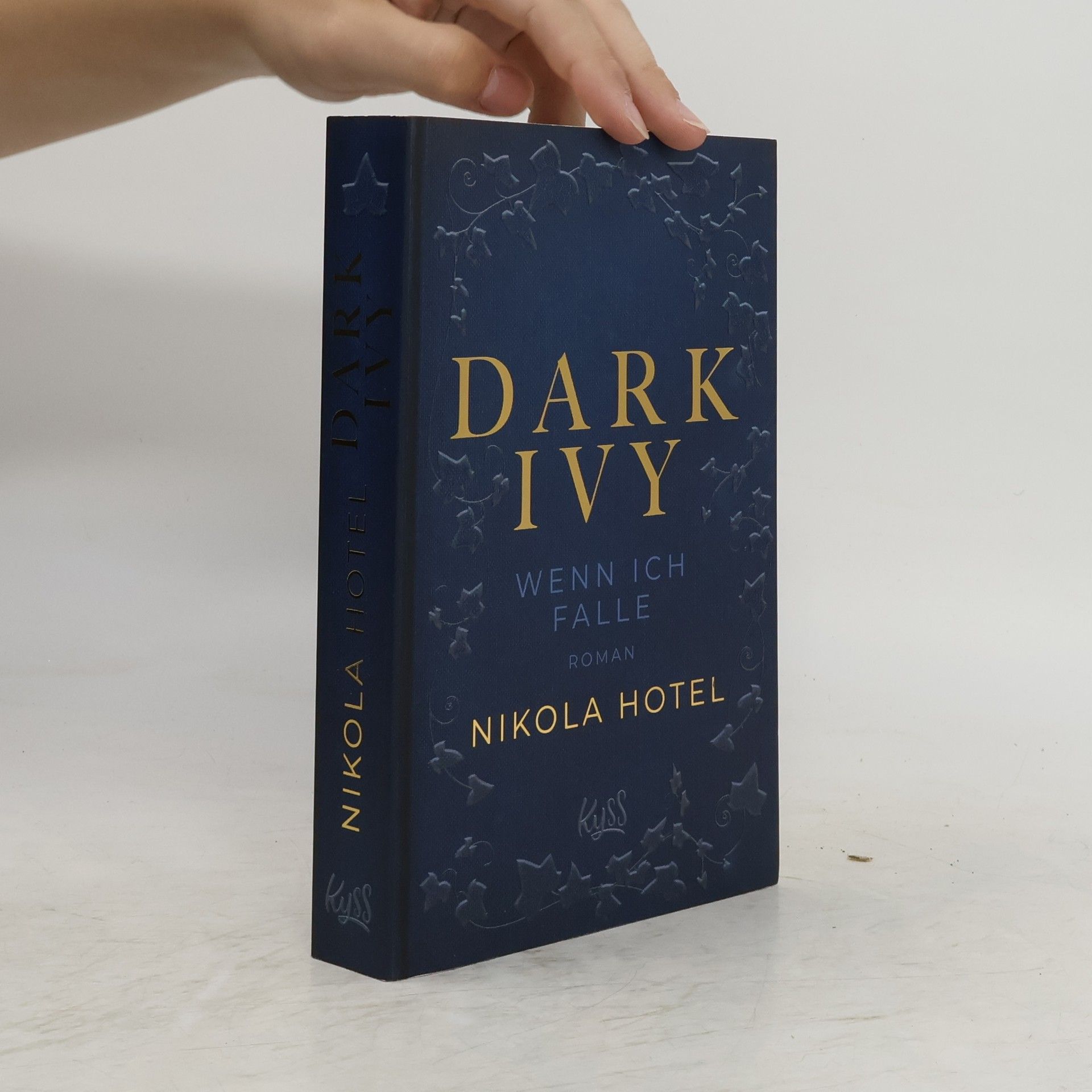 Nikola Hotel Dark Ivy - Wenn ich falle