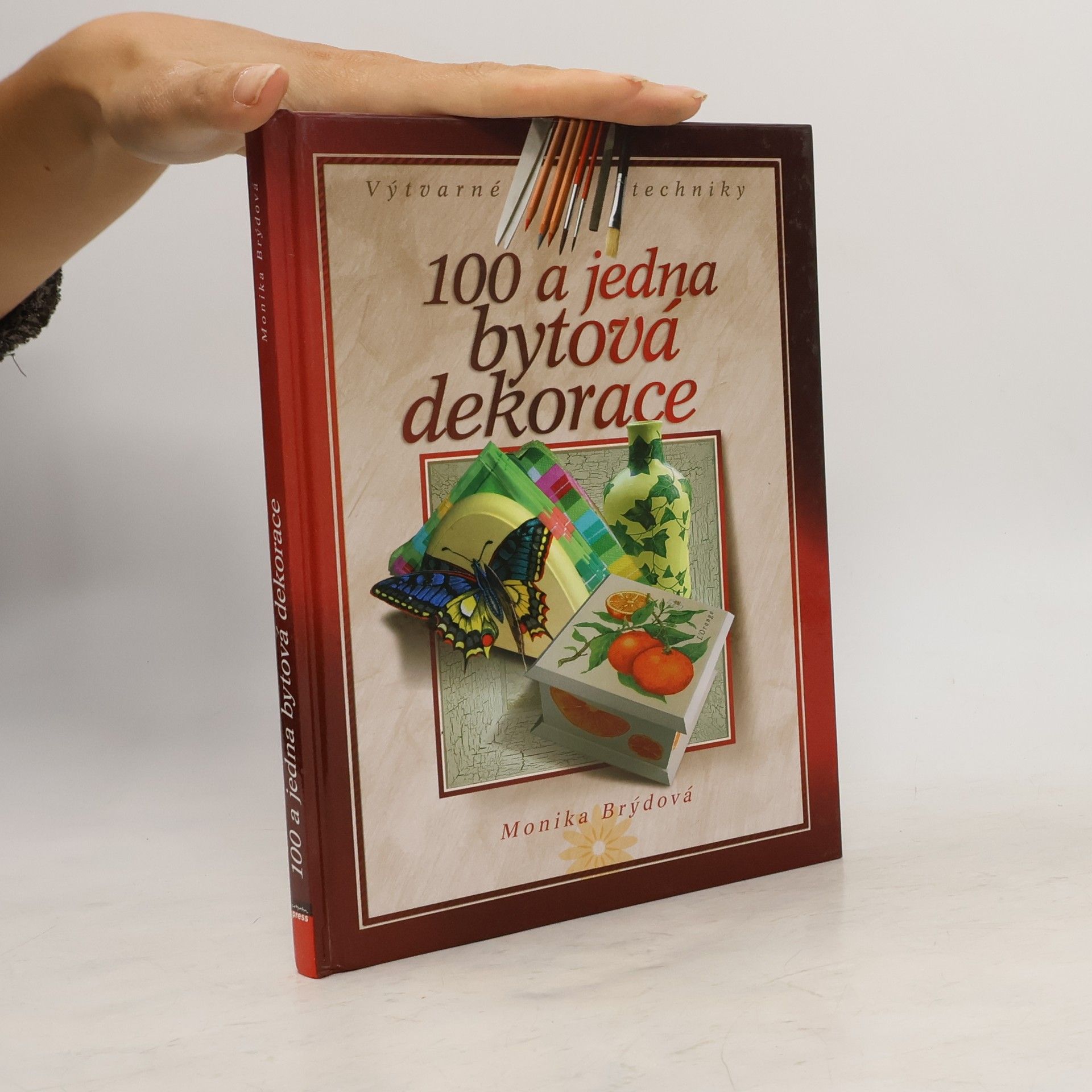 100 a jedna bytová dekorace