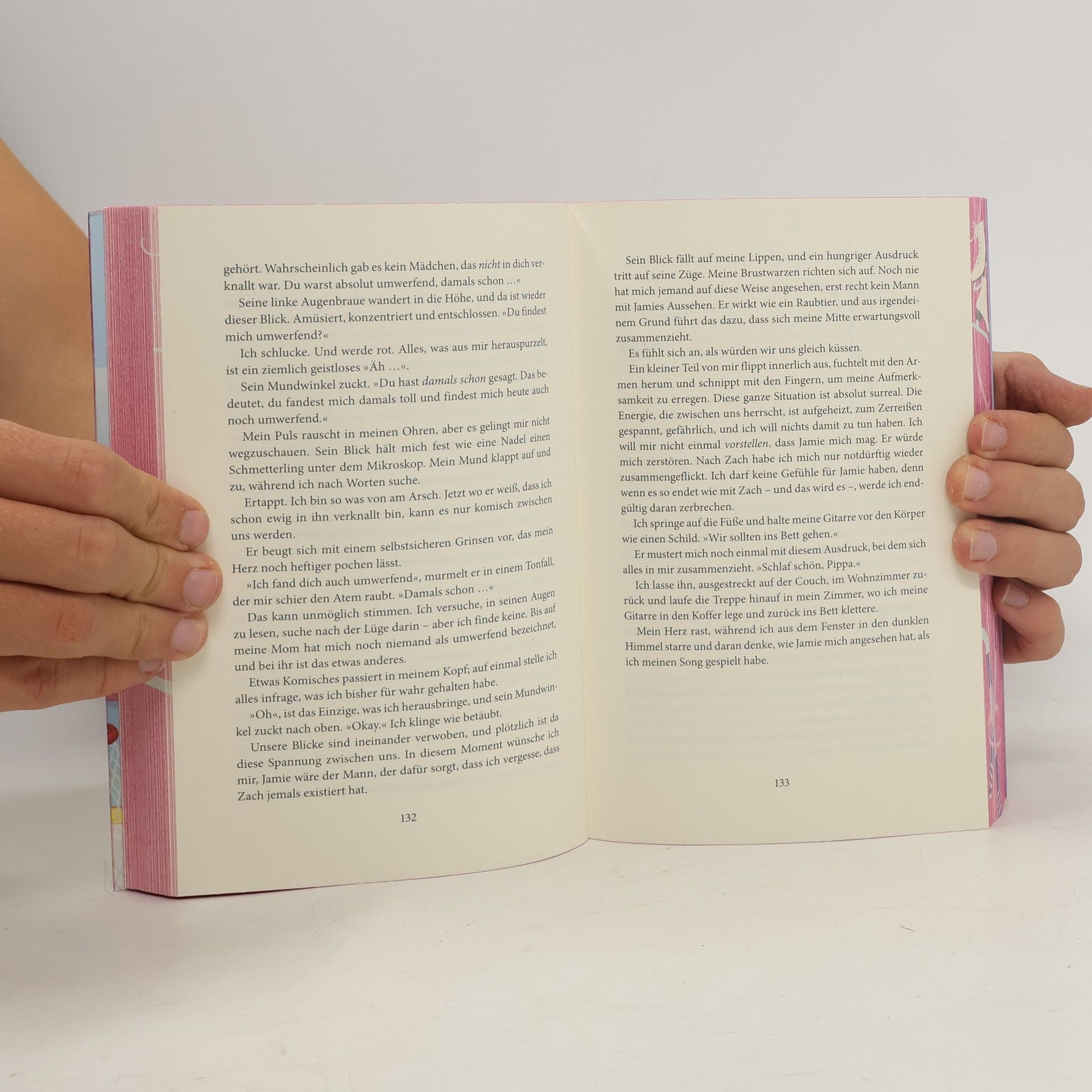 Stephanie Archer Behind the Net. Roman - Mit farbig gestaltetem Buchschnitt - nur in limitierter Erstauflage der gedruckten Ausgabe - Spicy Sportsromance für Fans von »Icebreaker«!