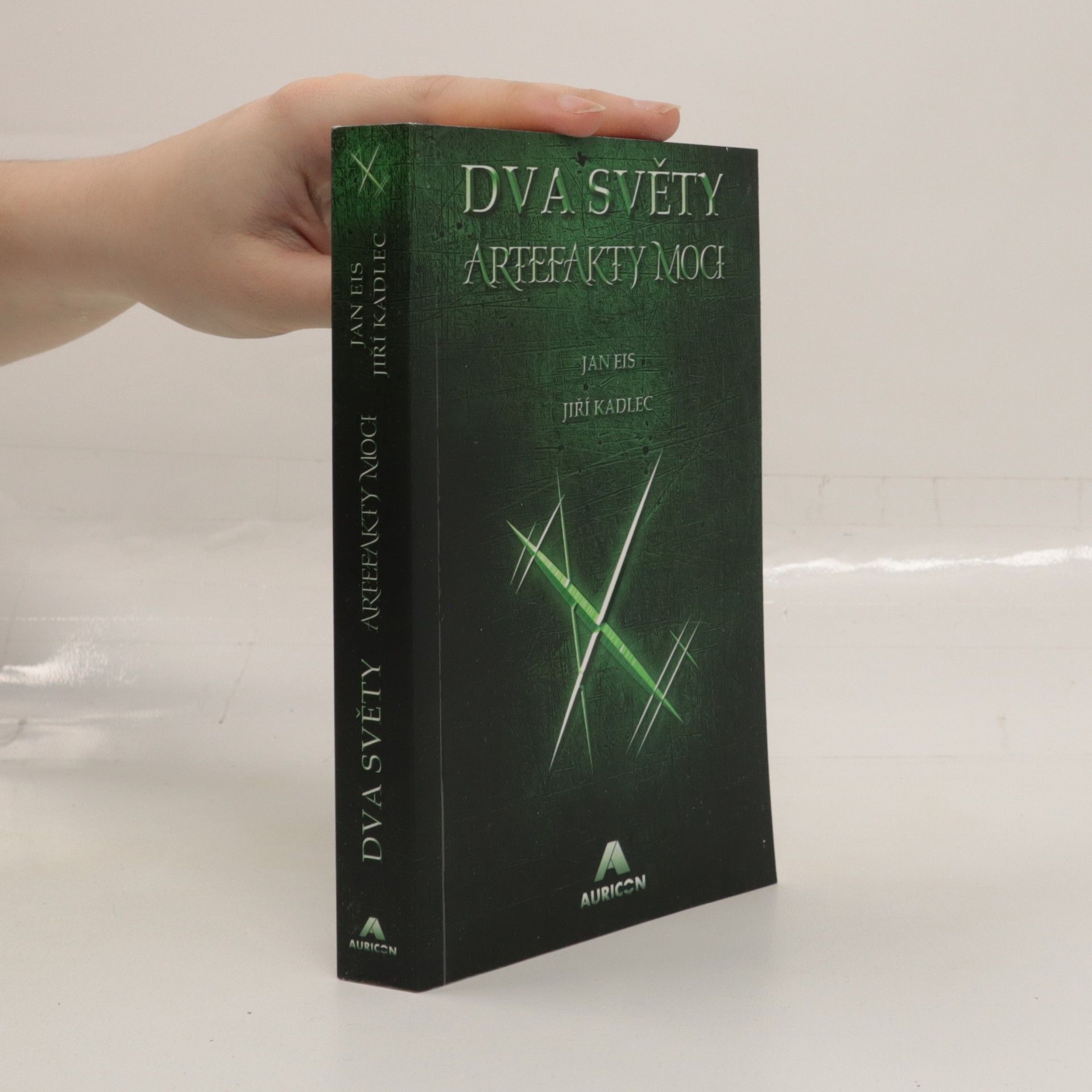 Jan Eis Dva světy. Artefakty moci
