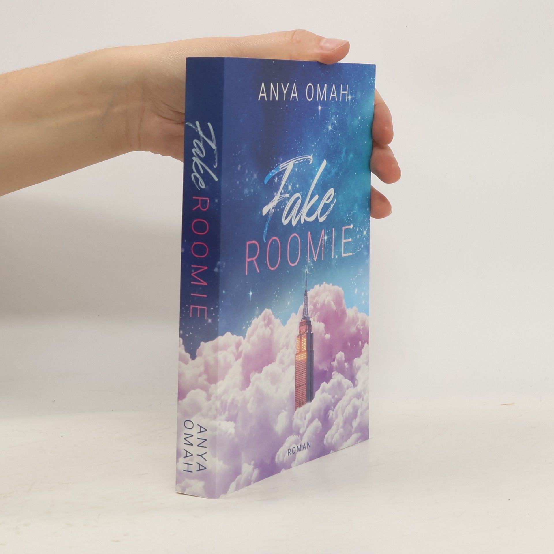 Anya Omah Fake Roomie