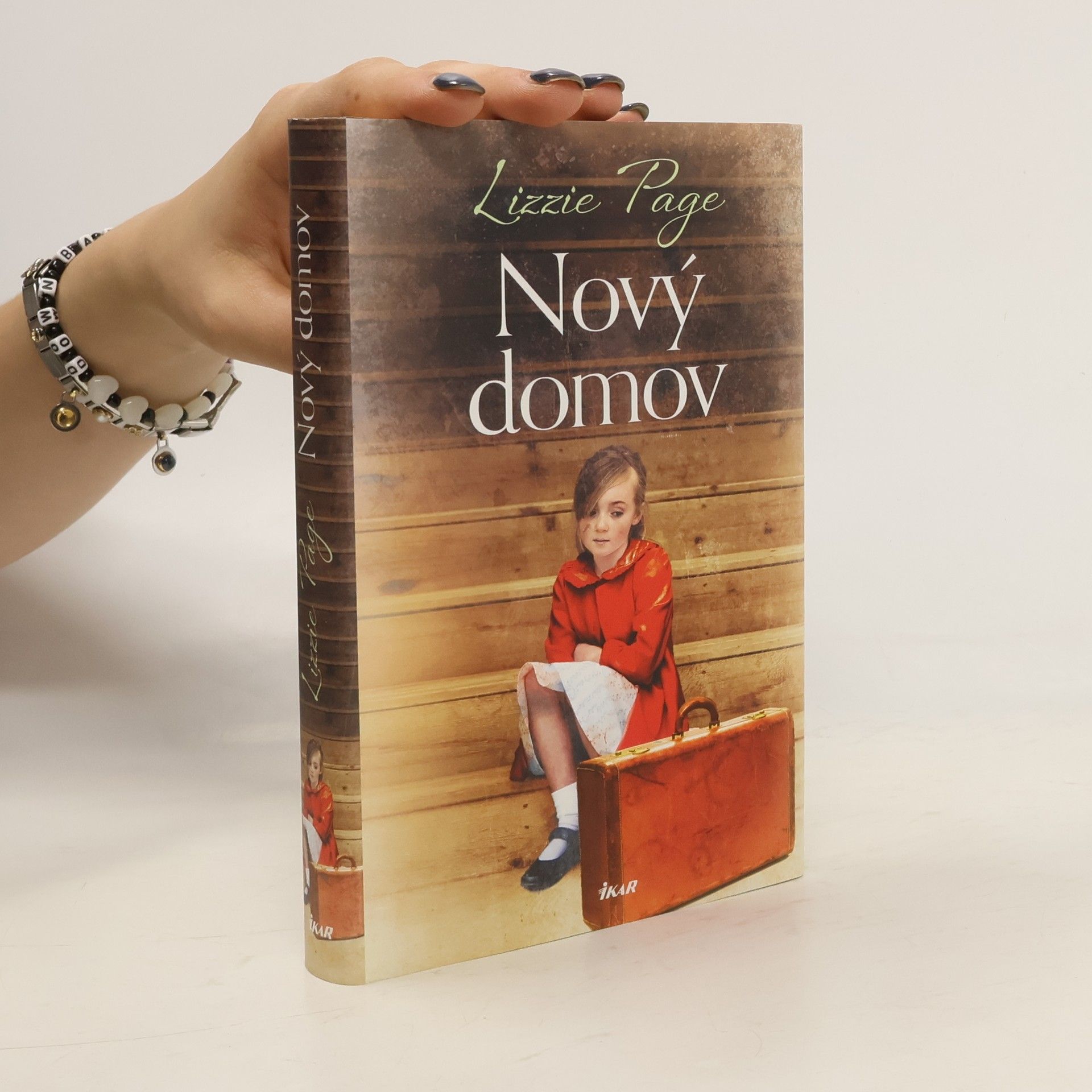 Lizzie Page Nový domov