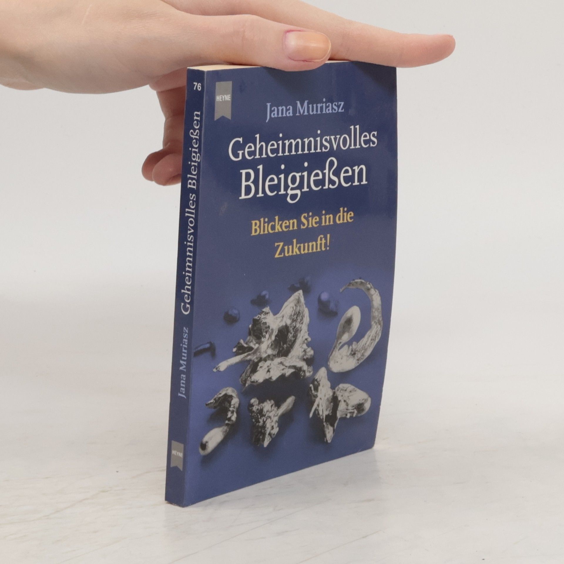 Jana Muriasz Geheimnisvolles Bleigießen