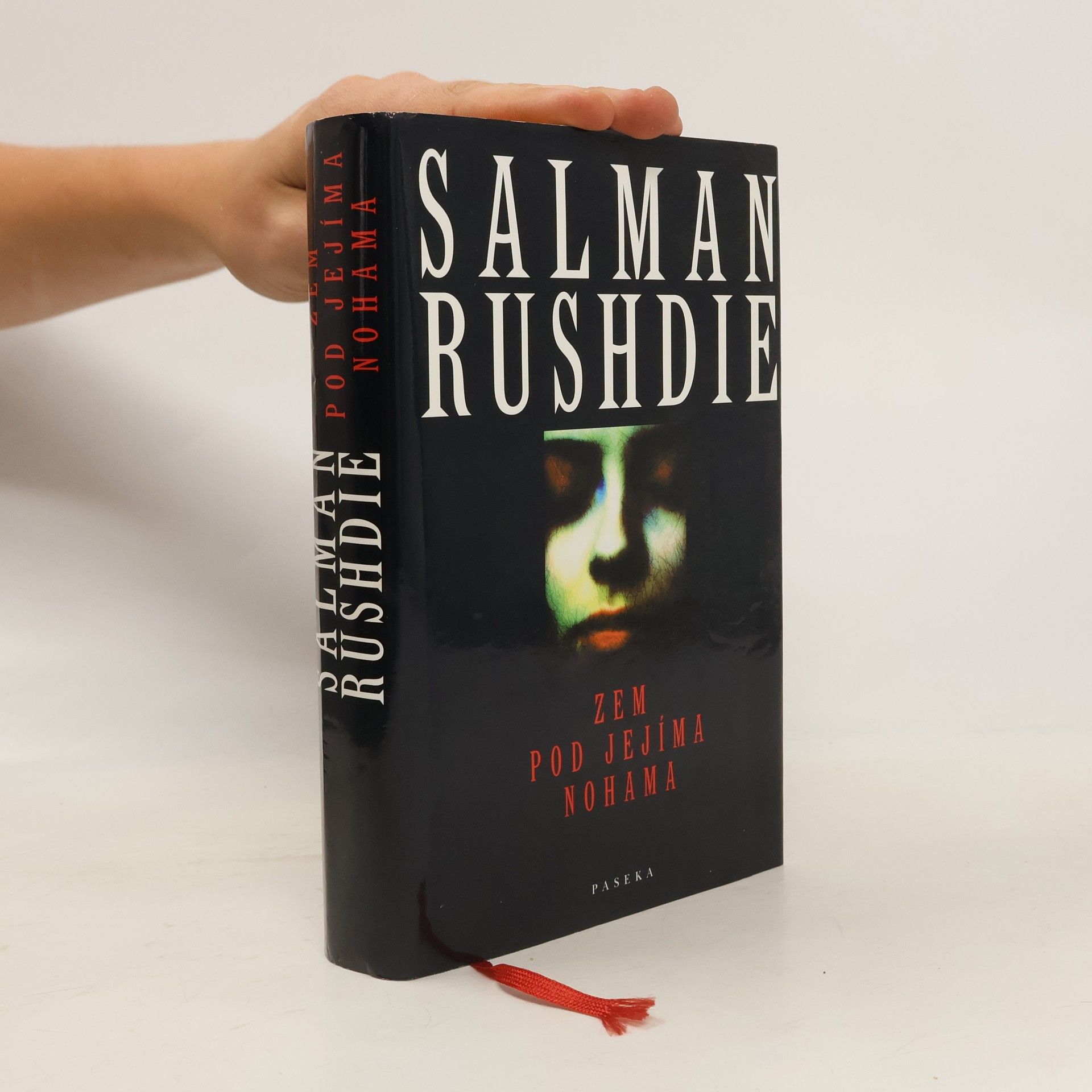 Salman Rushdie Zem pod jejíma nohama