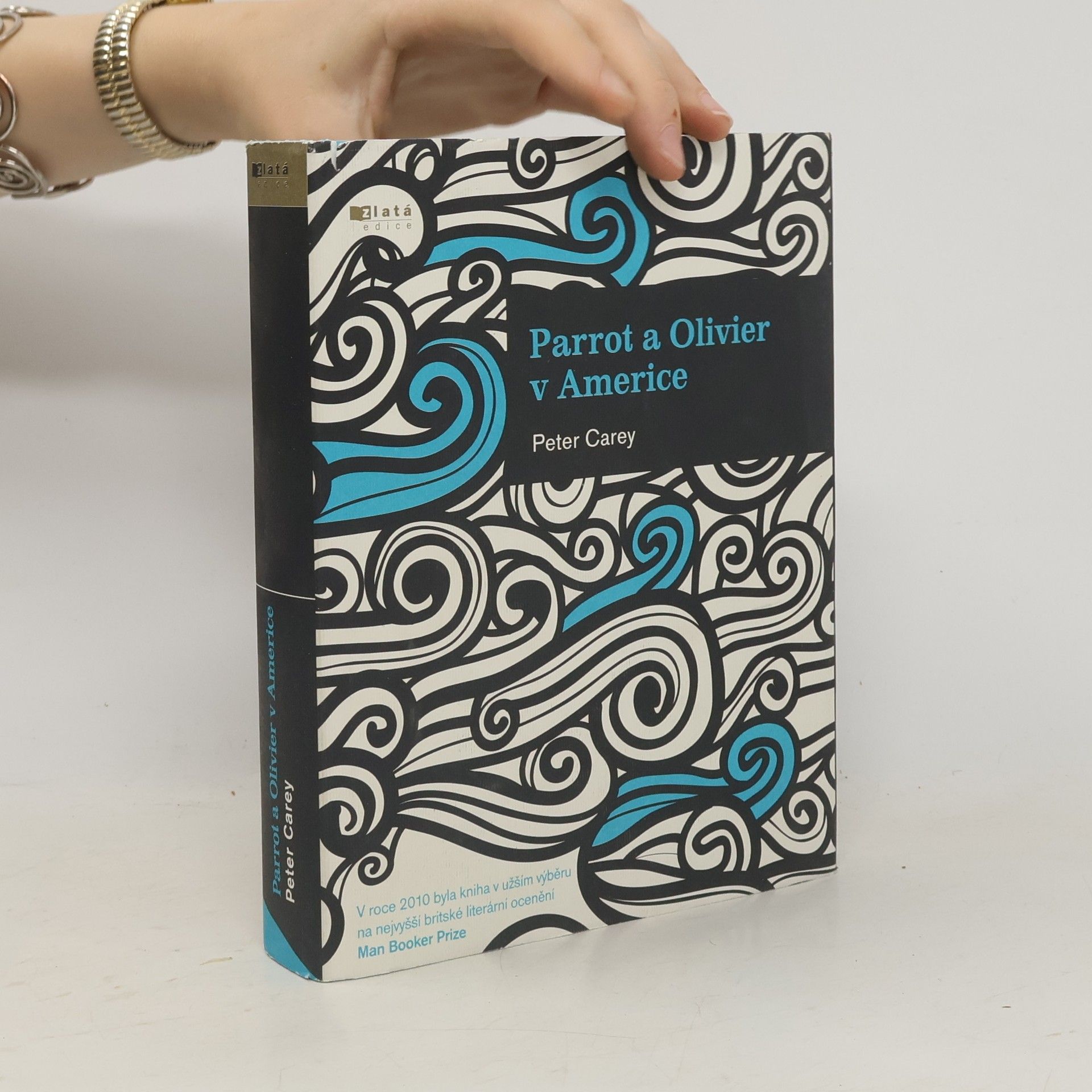 Peter Carey Parrot a Olivier v Americe