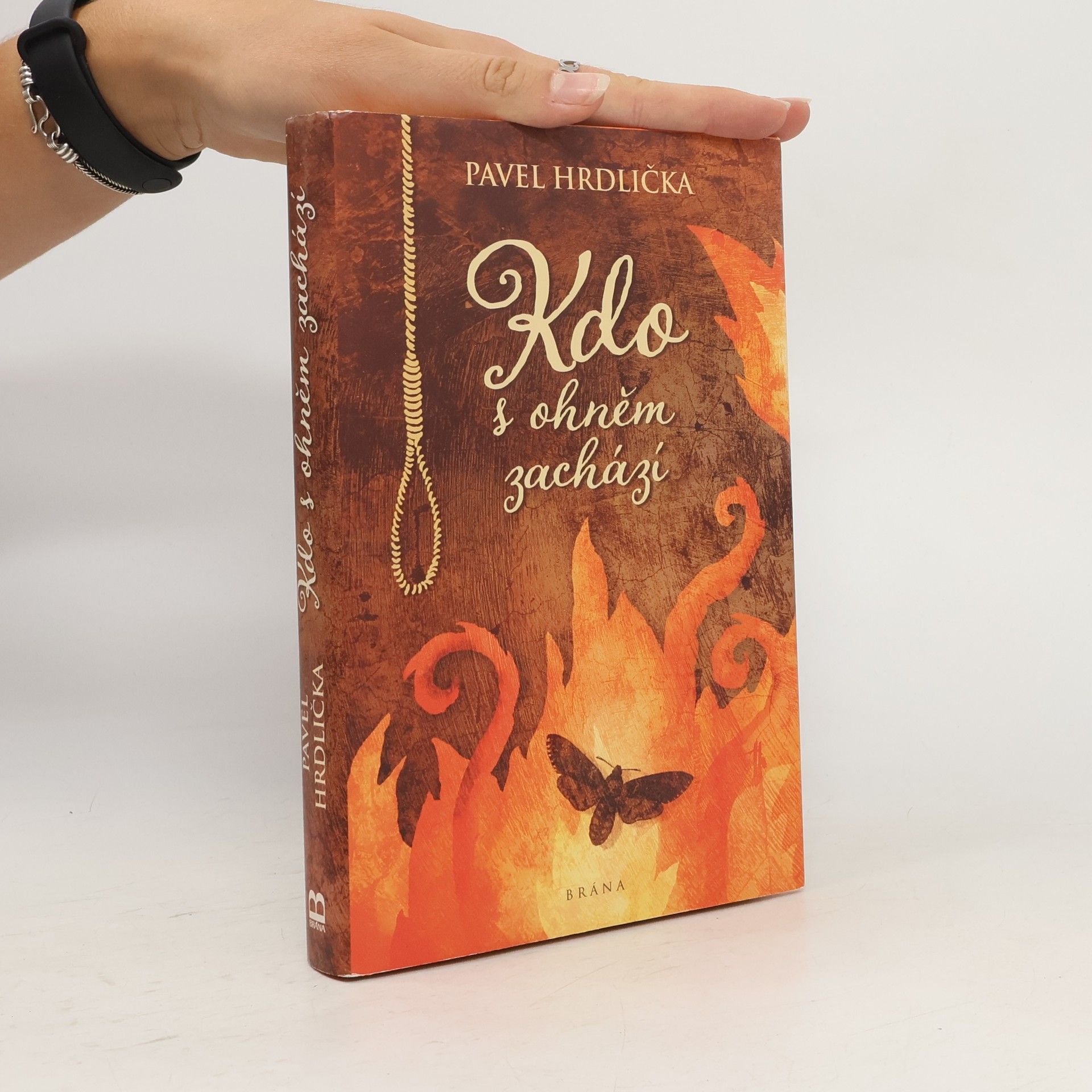 Pavel Hrdlička Kdo s ohněm zachází