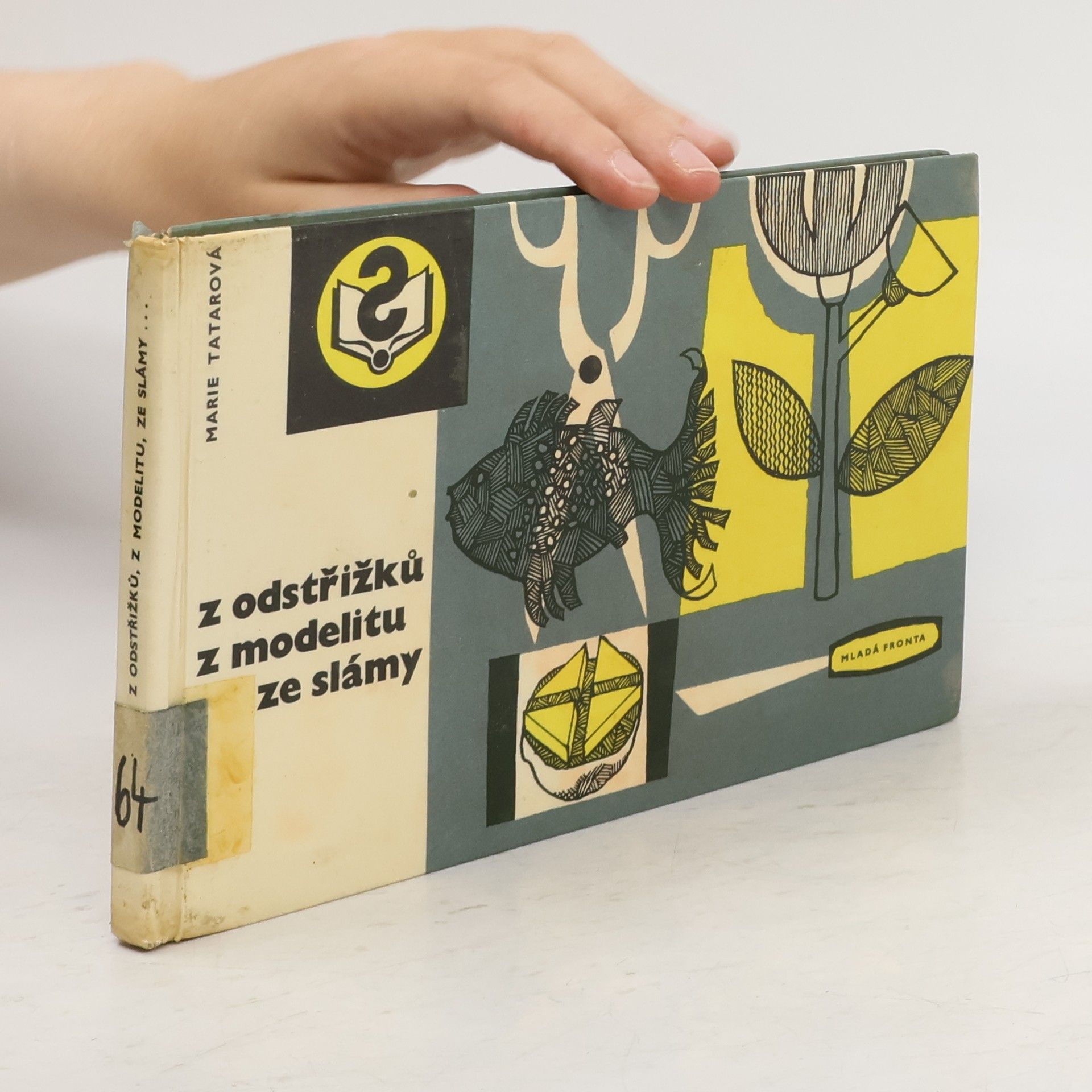 Marie Tatarová Z odstřižků, z modelitu, ze slámy