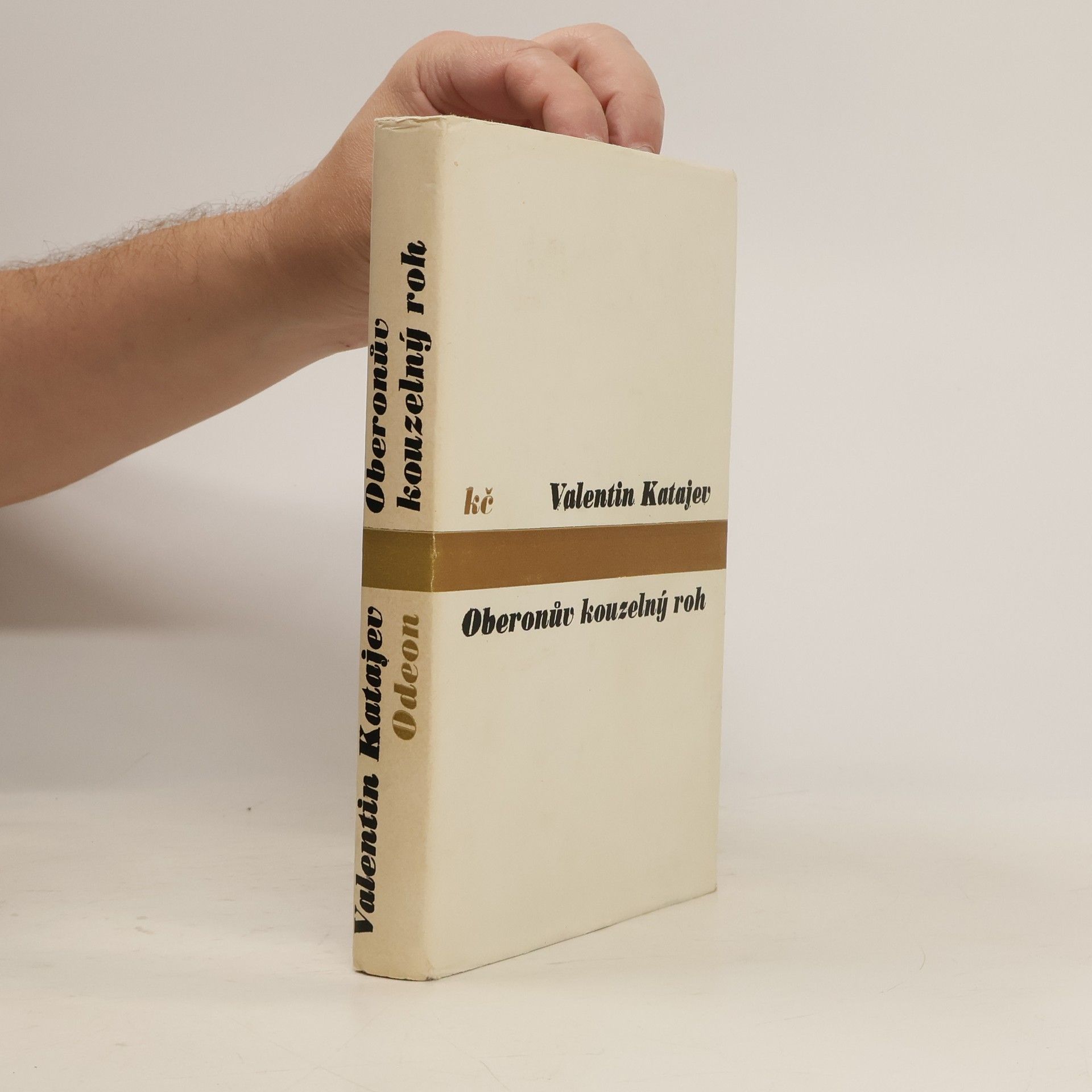 Valentin Petrovič Katajev Oberonův kouzelný roh