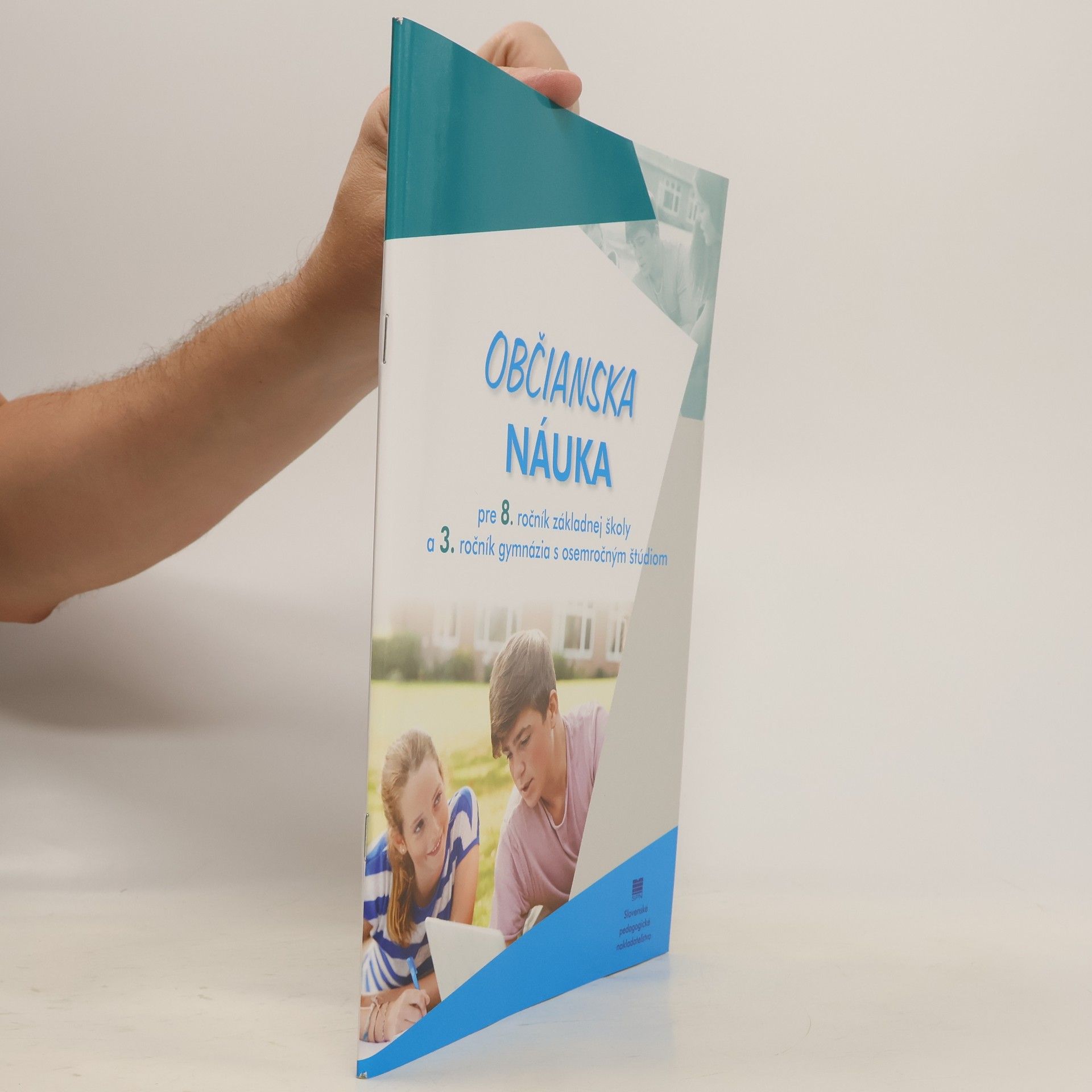 AA.VV. Občianska náuka pre 8. ročník základnej školy a 3. ročník gymnázia s osemročným štúdiom