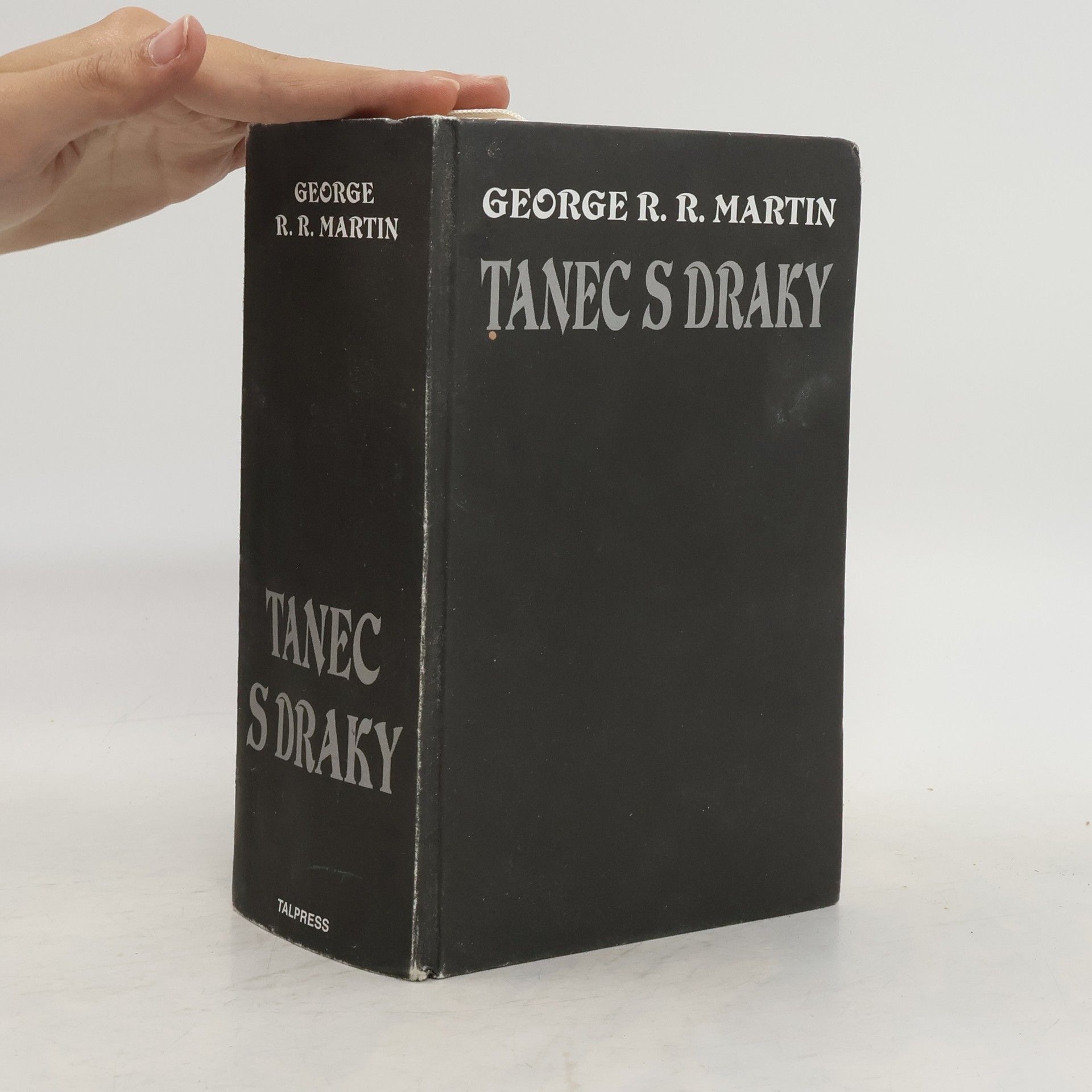 George R. R. Martin Tanec s draky