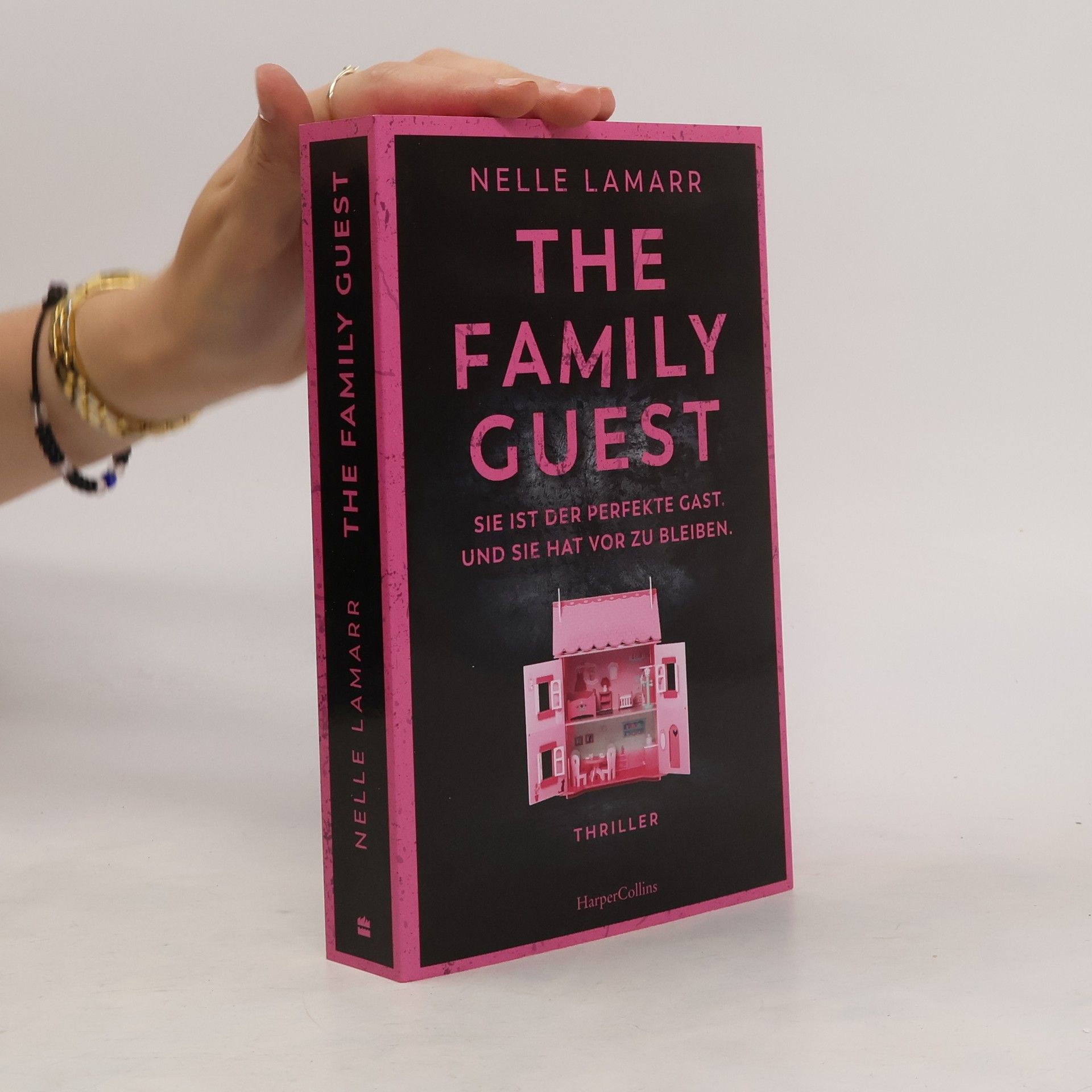 Nelle Lamarr The family guest