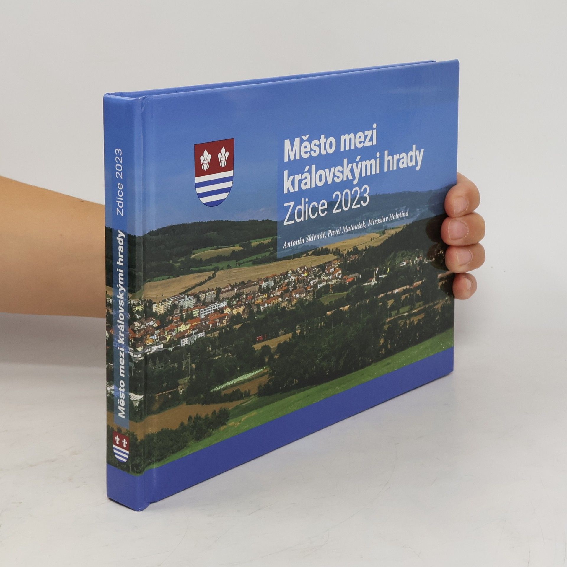 Město mezi královskými hrady