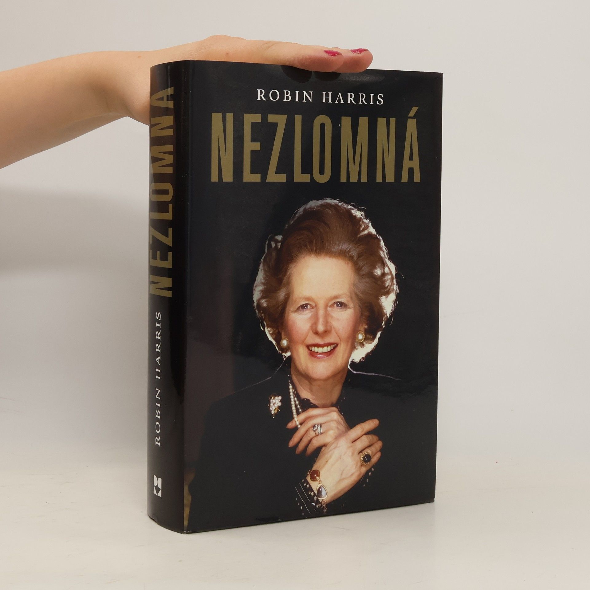 Robin Harris Nezlomná