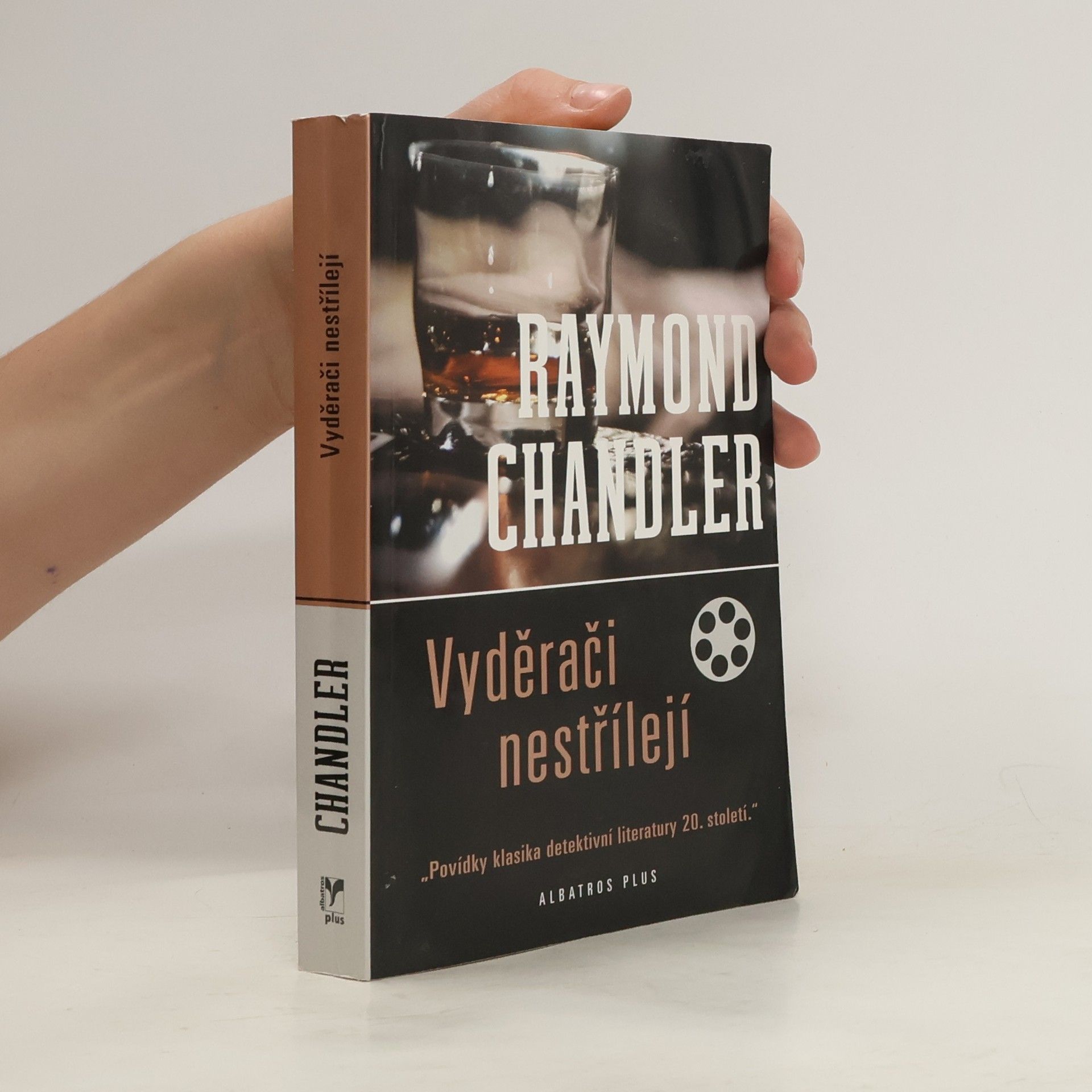 Raymond Chandler Vyděrači nestřílejí