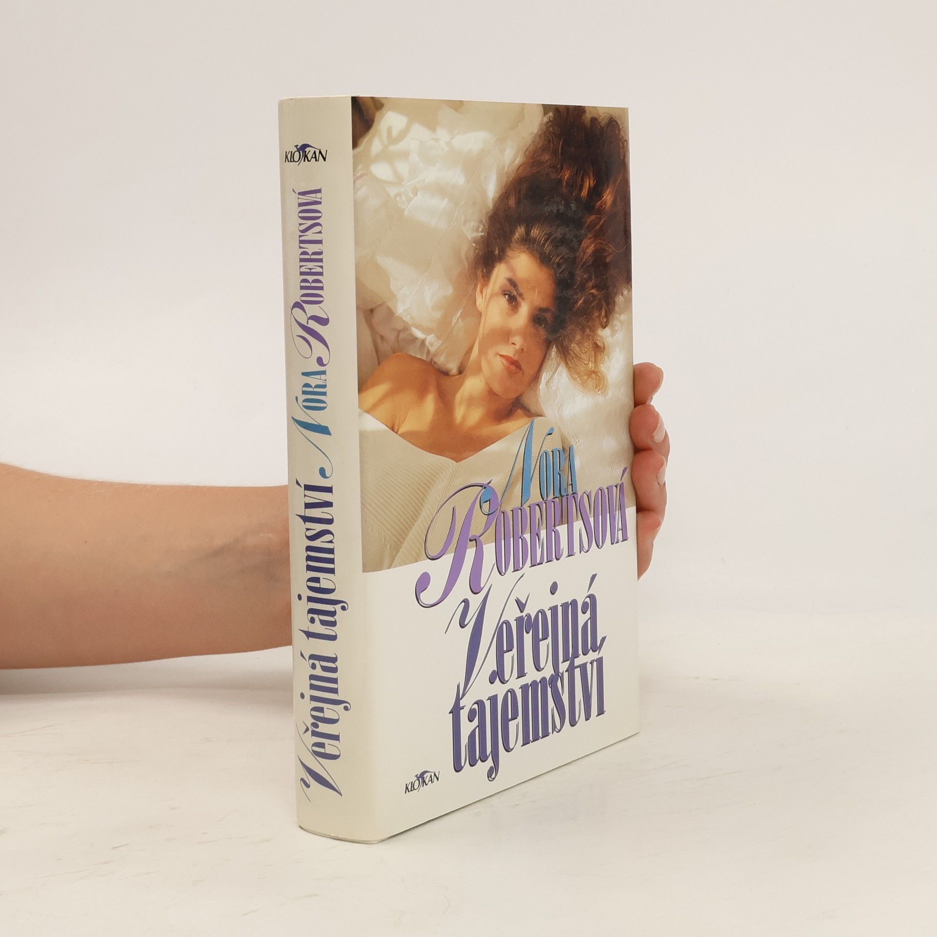 Nora Roberts Veřejná tajemství