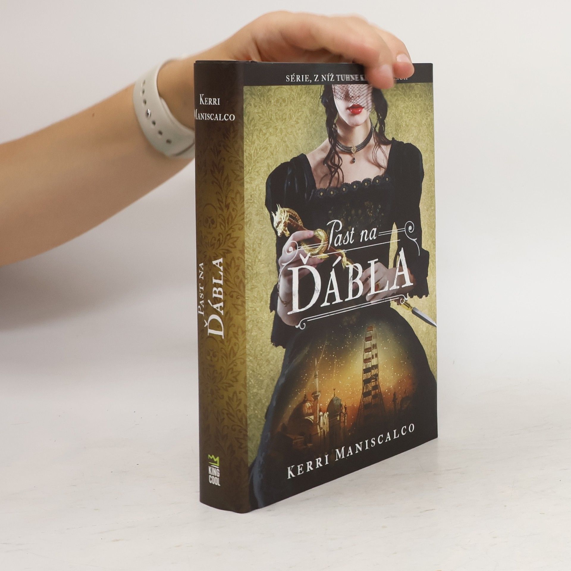 Kerri Maniscalco Past na ďábla