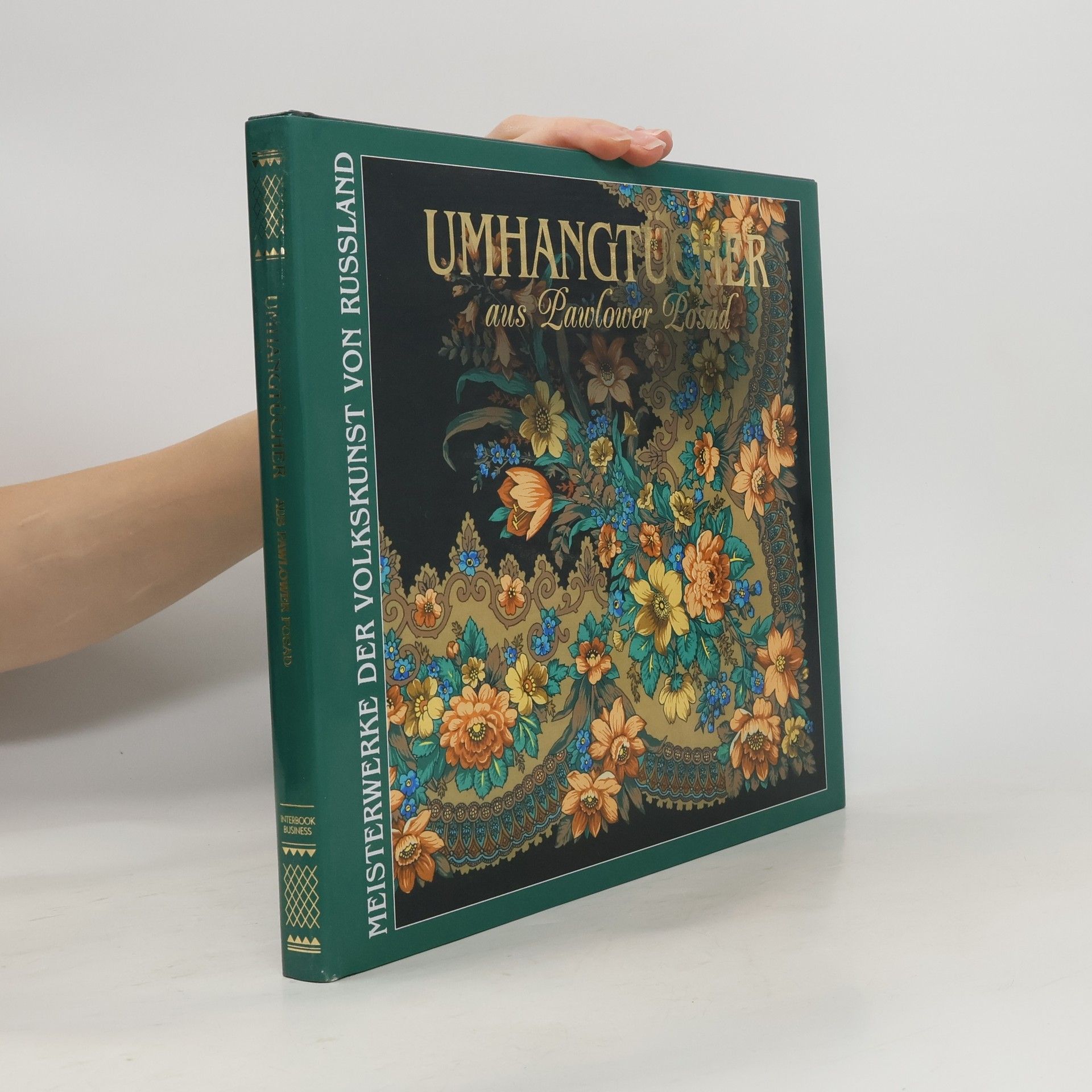 Natalja Tolstuchina Umhangtücher aus Pawlower Posad