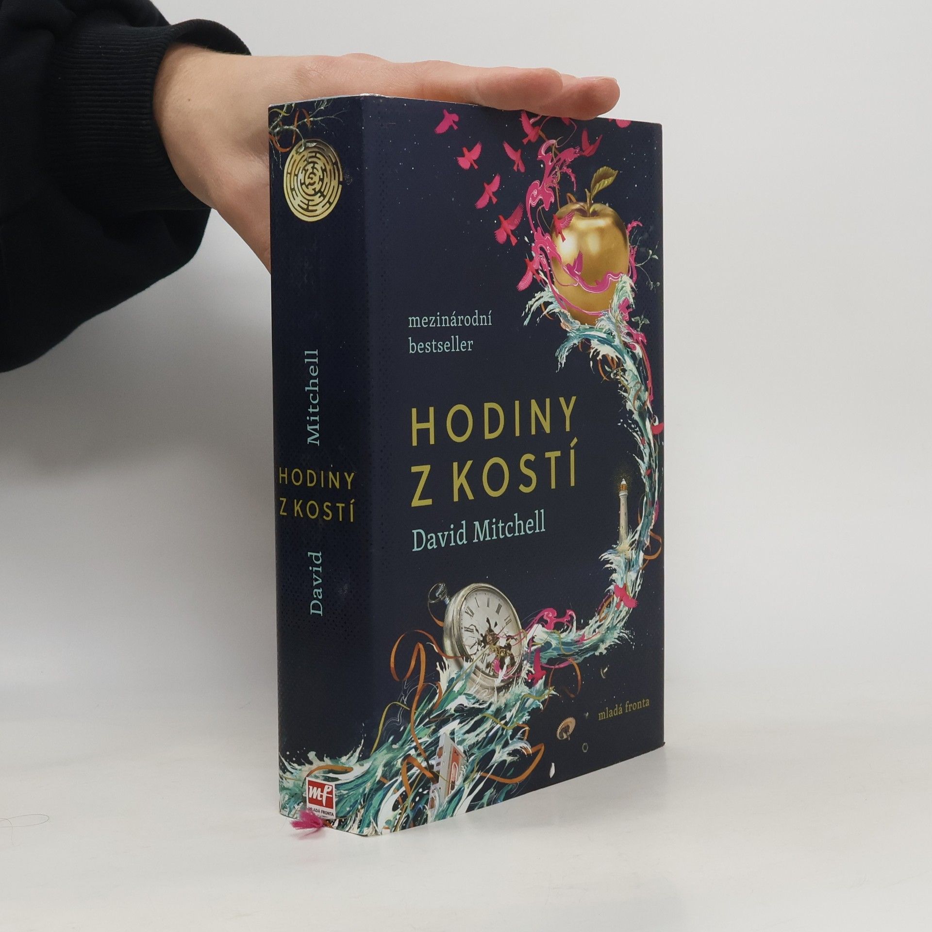 David Mitchell Hodiny z kostí