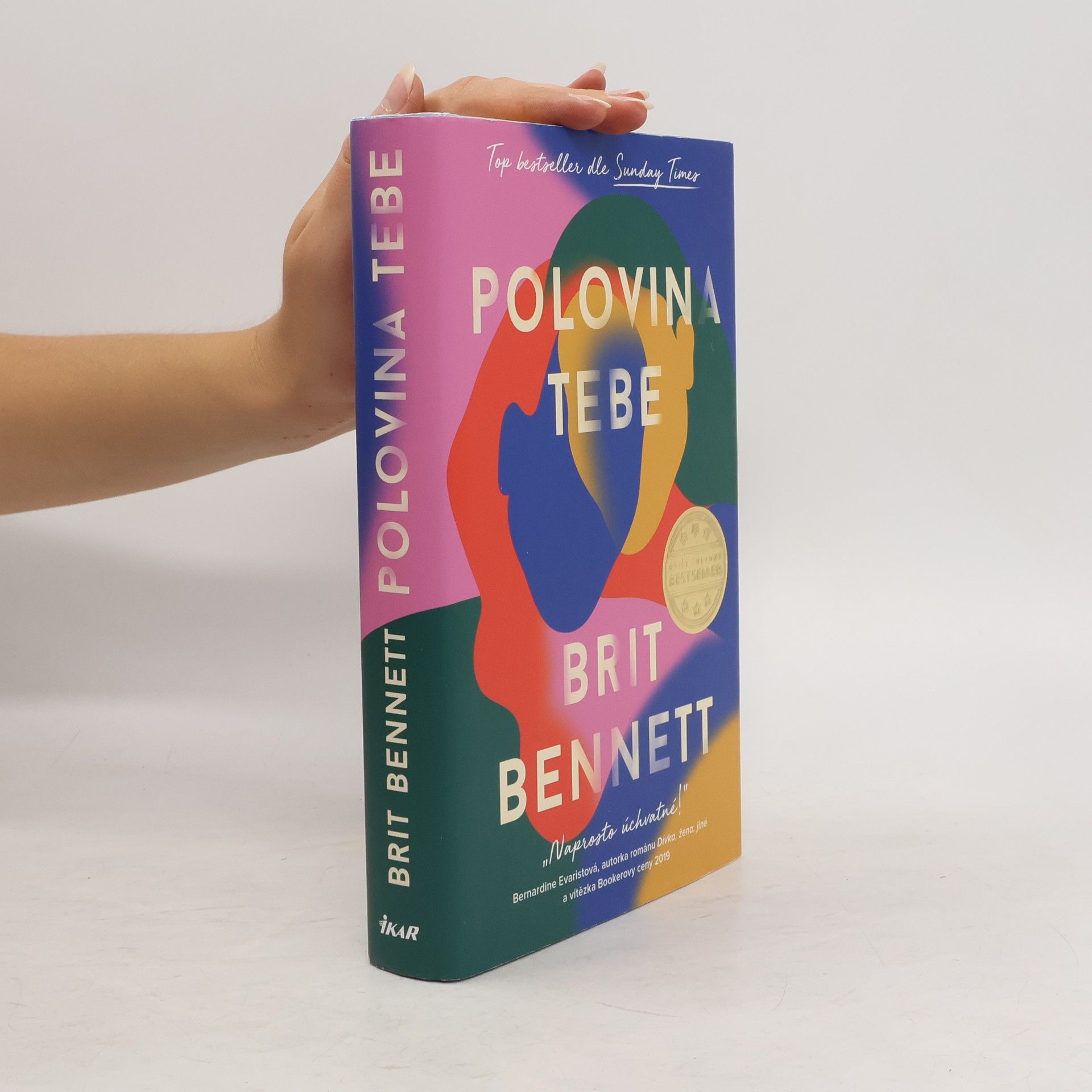 Brit Bennett Polovina tebe