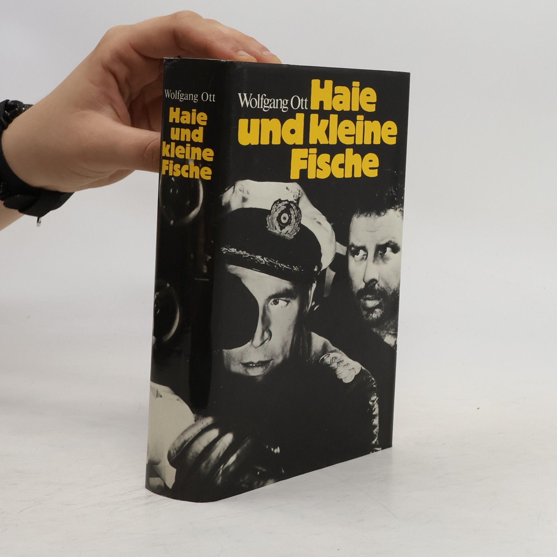 Haie und kleine Fische