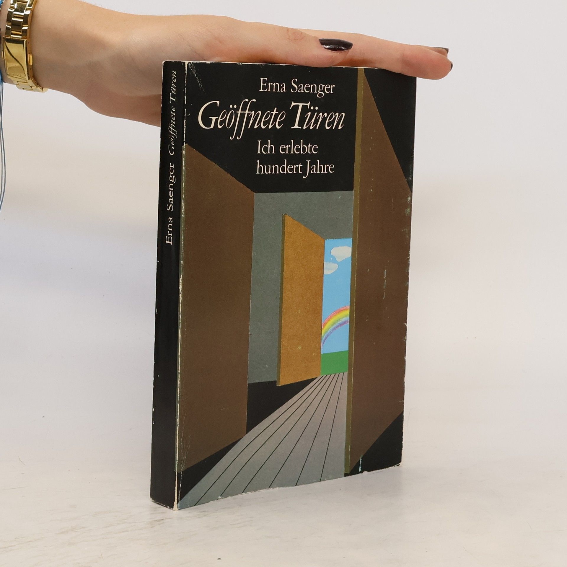 Erna Saenger Geöffnete Türen