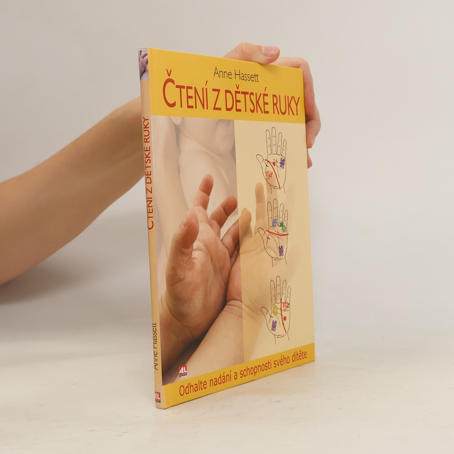 Čtení z dětské ruky