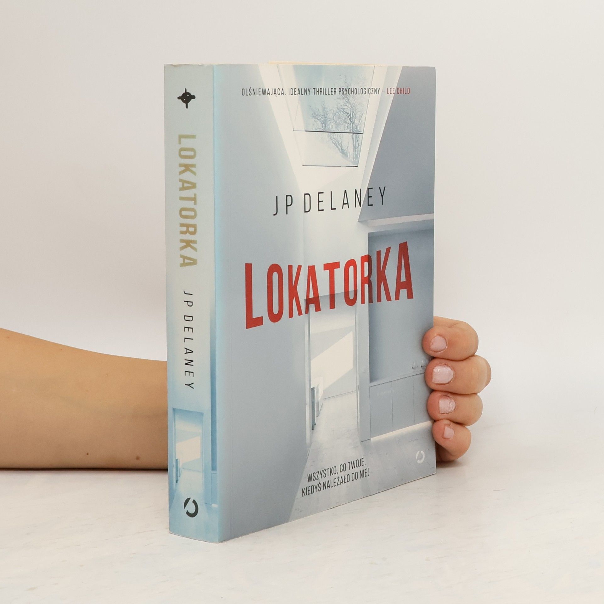 J. P. Delaney LOKATORKA