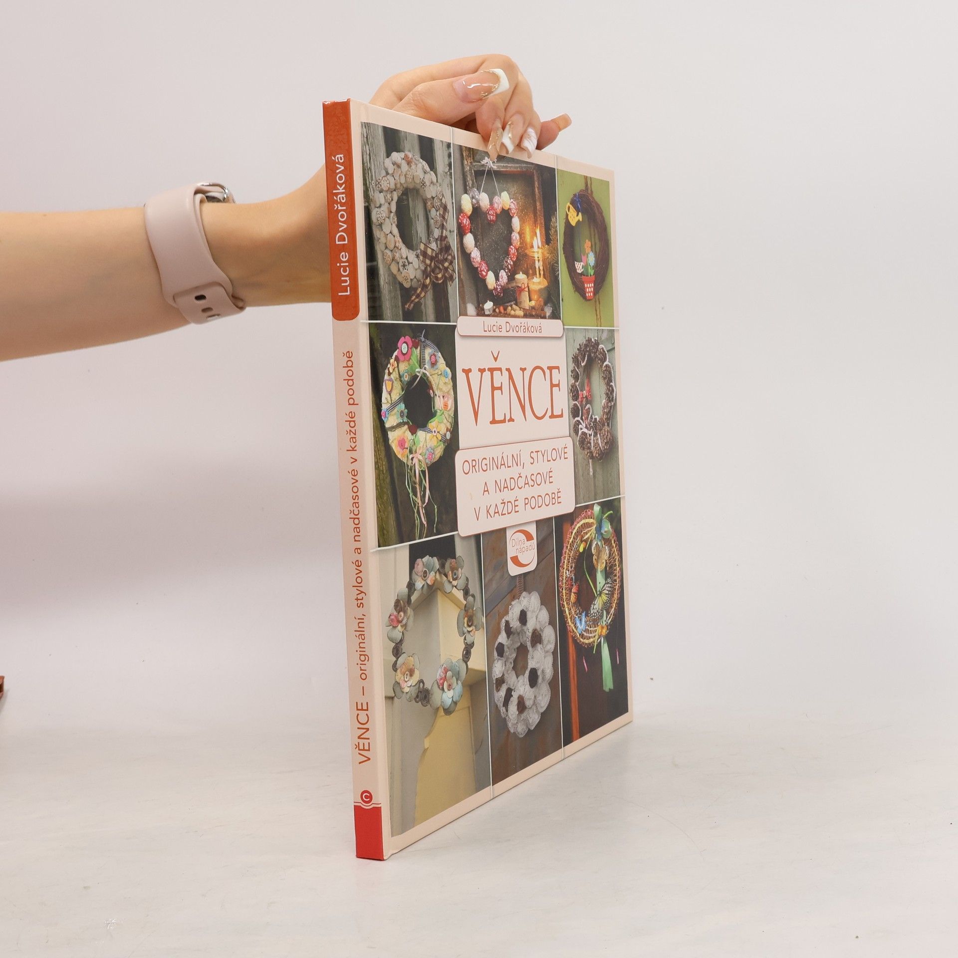 Lucie Dvořáková-Liberdová Věnce - Originální, stylové a nadčasové v každé podobě