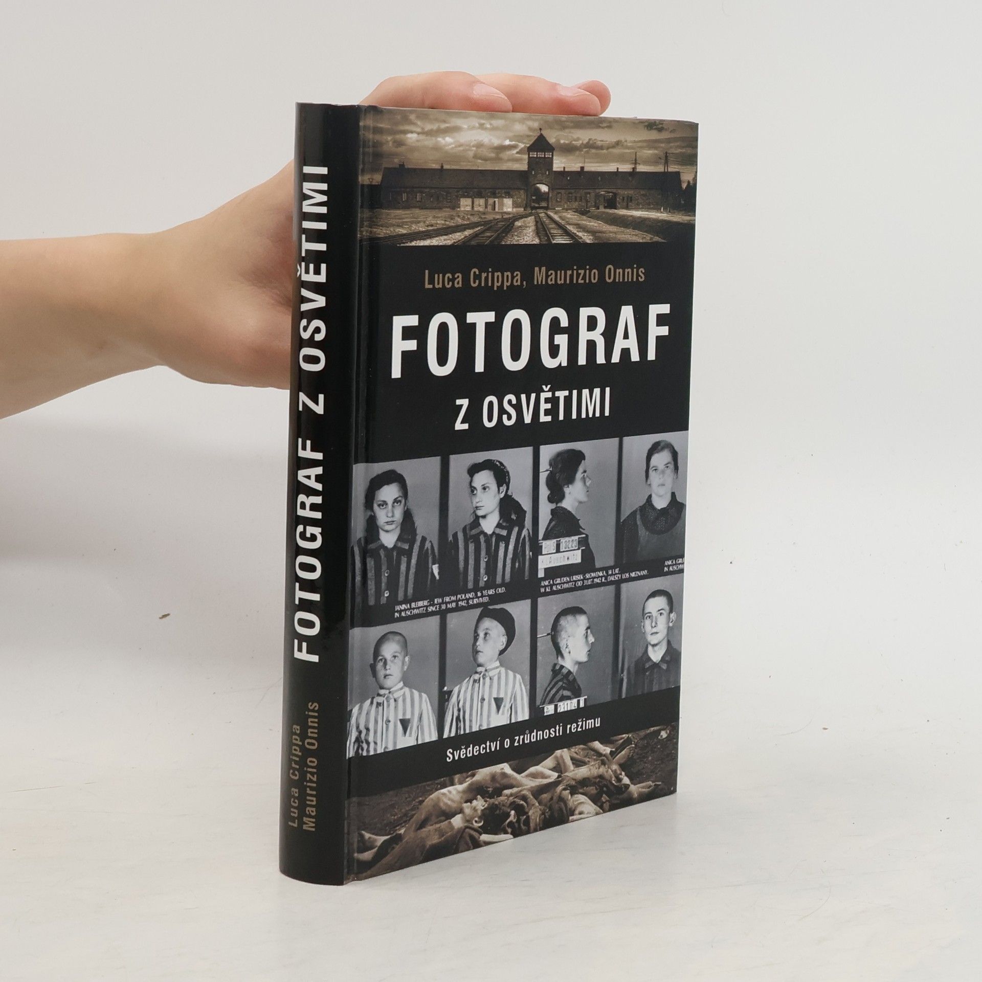 Luca Crippa Fotograf z Osvětimi