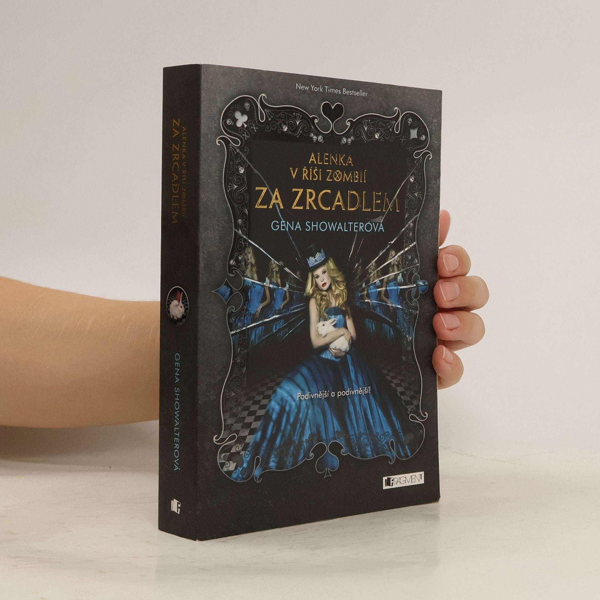 Gena Showalter Alenka v říši zombií za zrcadlem
