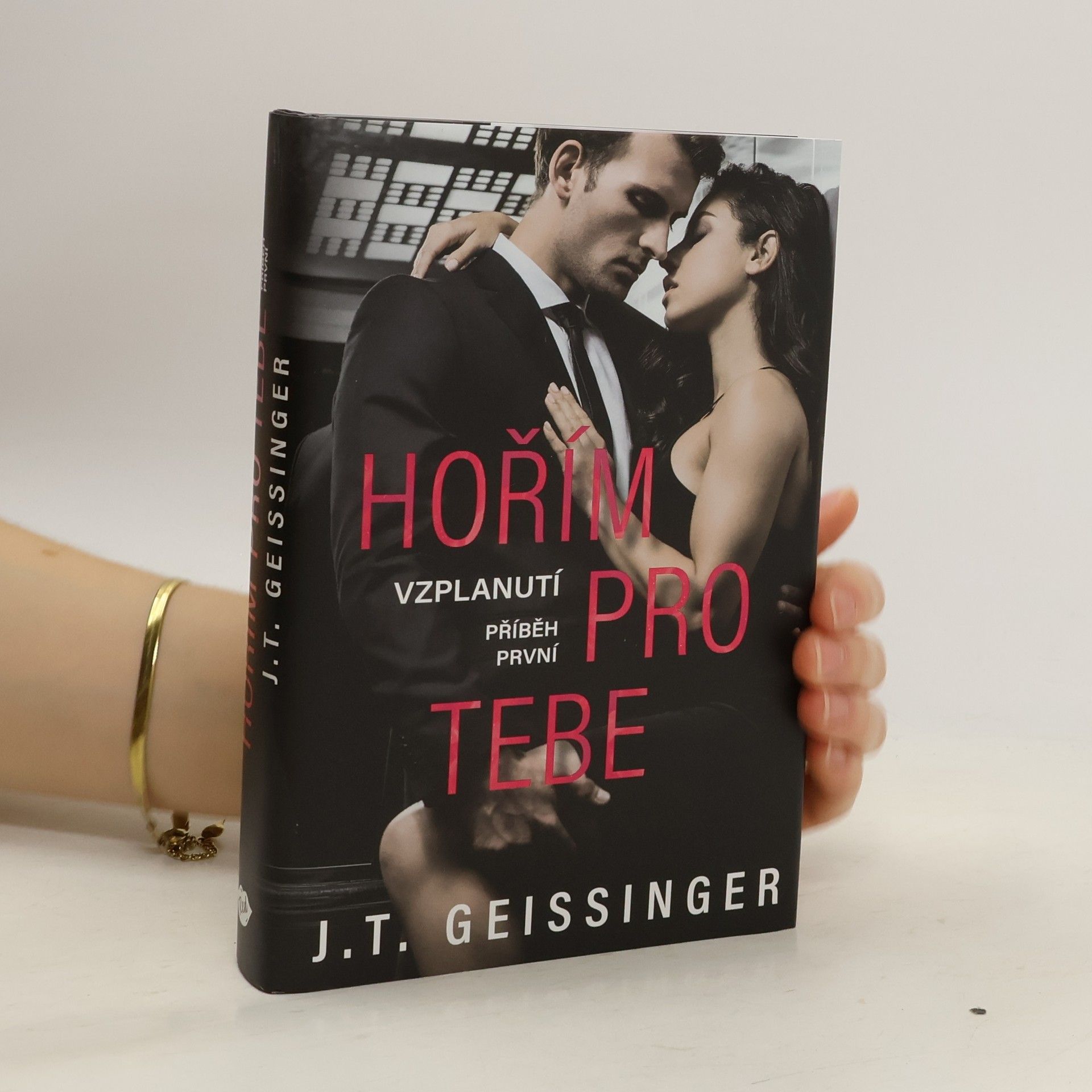 Hořím pro tebe. Příběh první, Vzplanutí