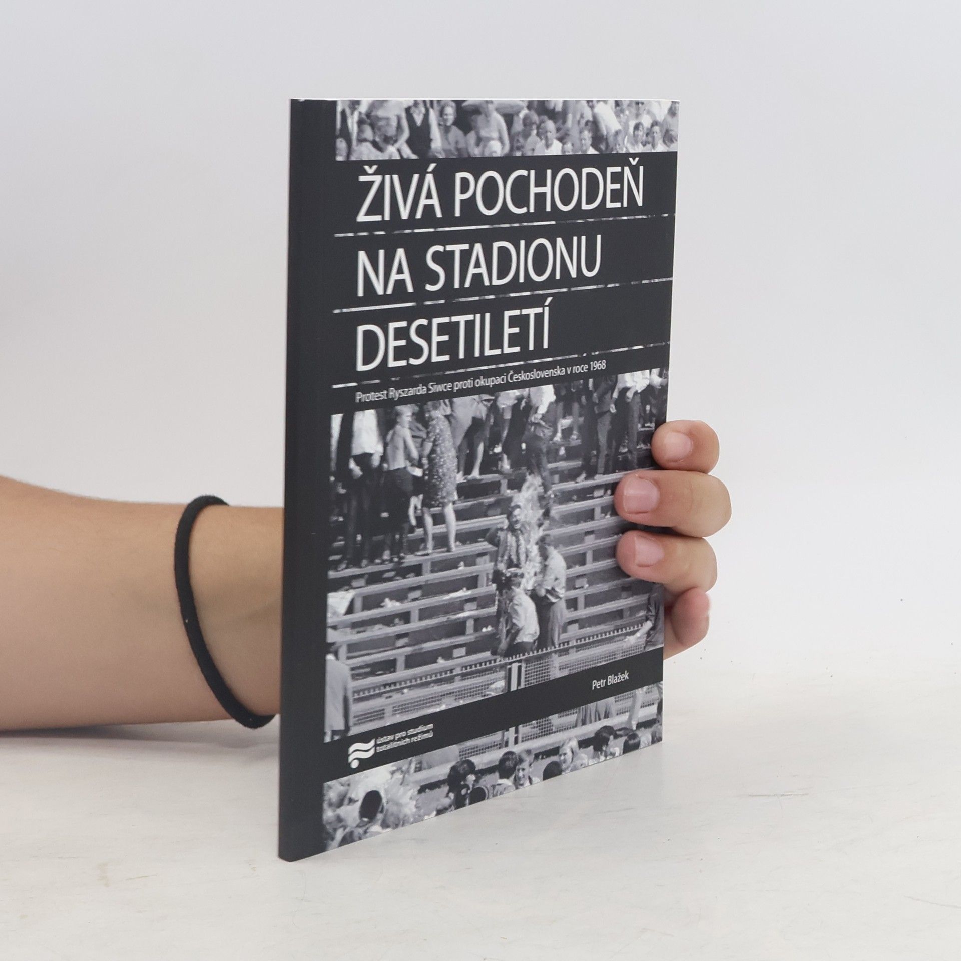 Petr Blažek Živá pochodeň na Stadionu Desetiletí